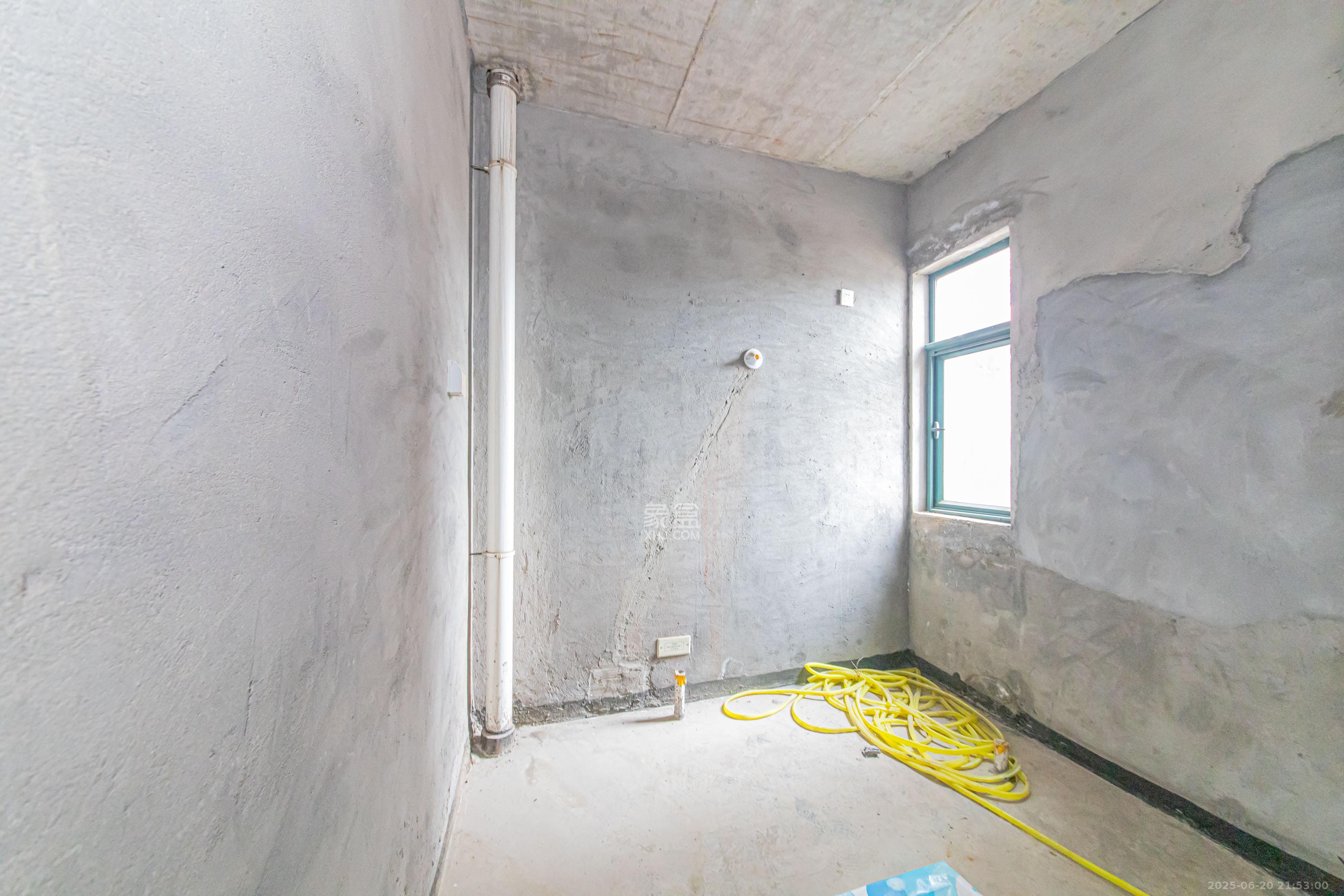 银桂苑  7室2厅3卫    198.0万卫生间