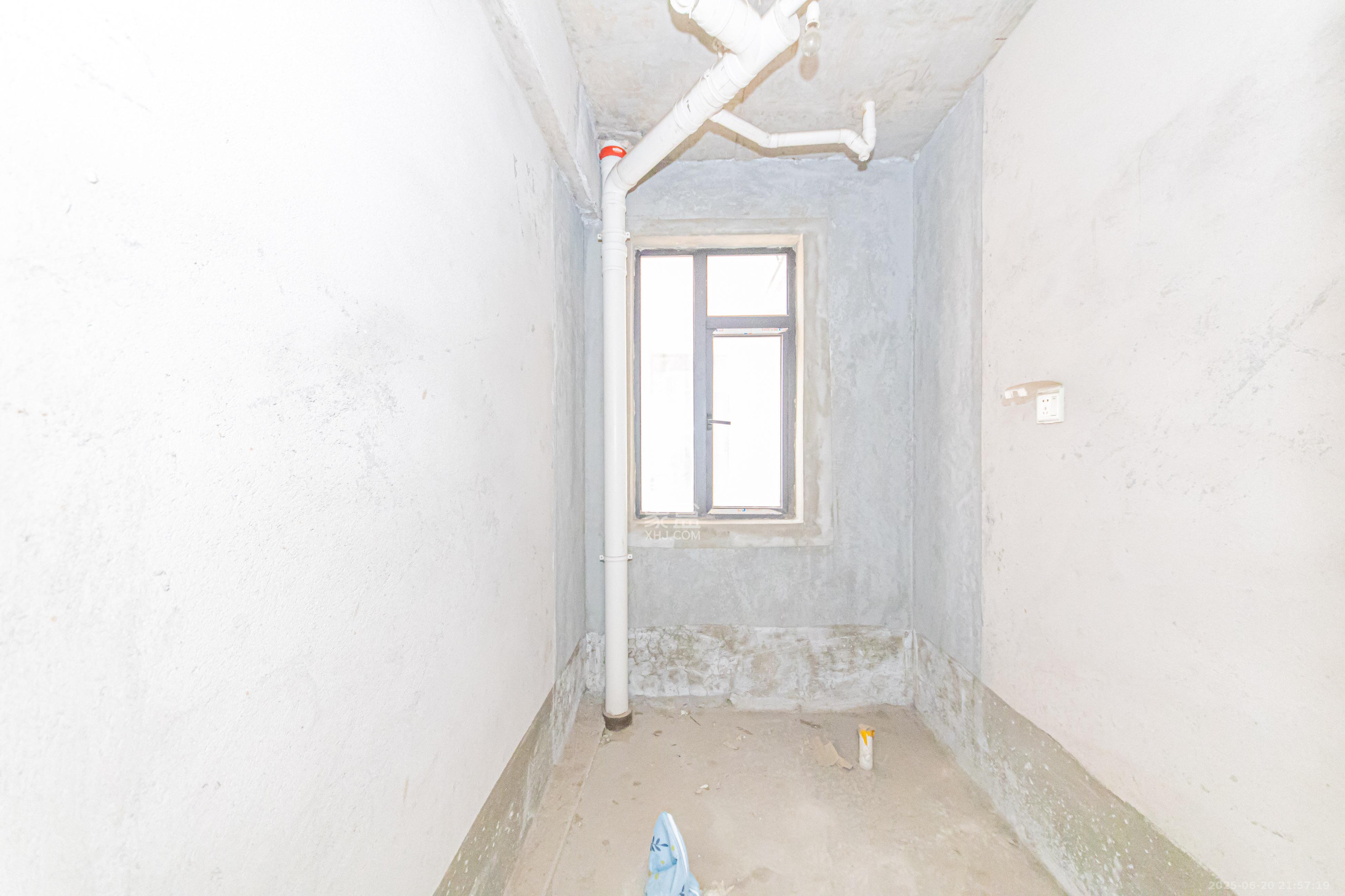 兴汝金城 3室2厅2卫 121.7万 兴汝金城 3室2厅2卫 121.7万卫生间