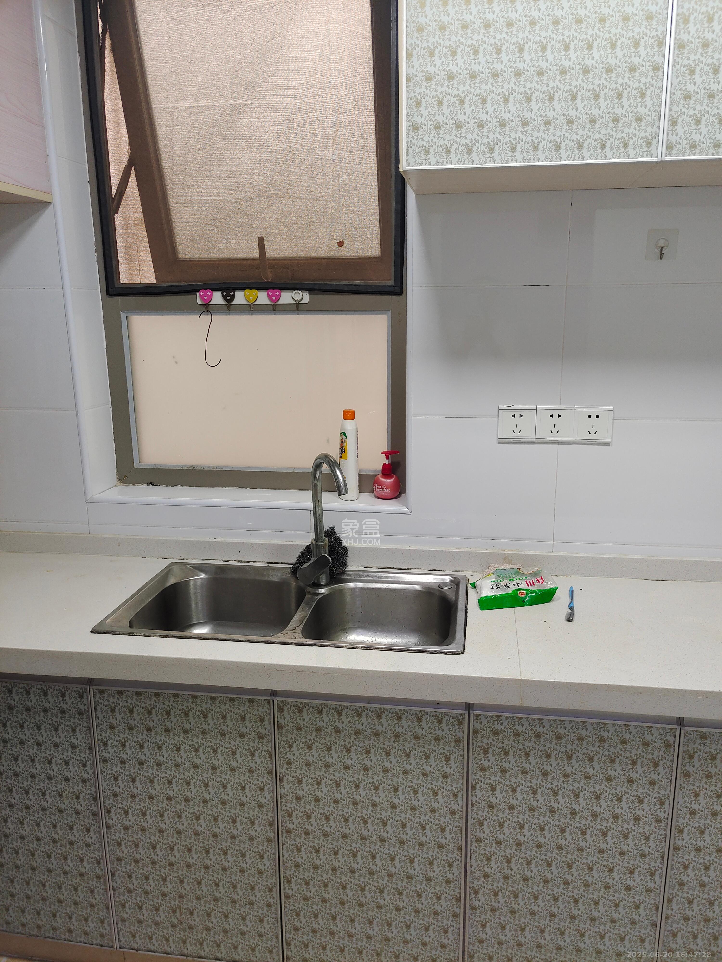 怡海星城 2室2厅1卫 1600.0元/月 怡海星城 2室2厅1卫 1600.0元/月室内图