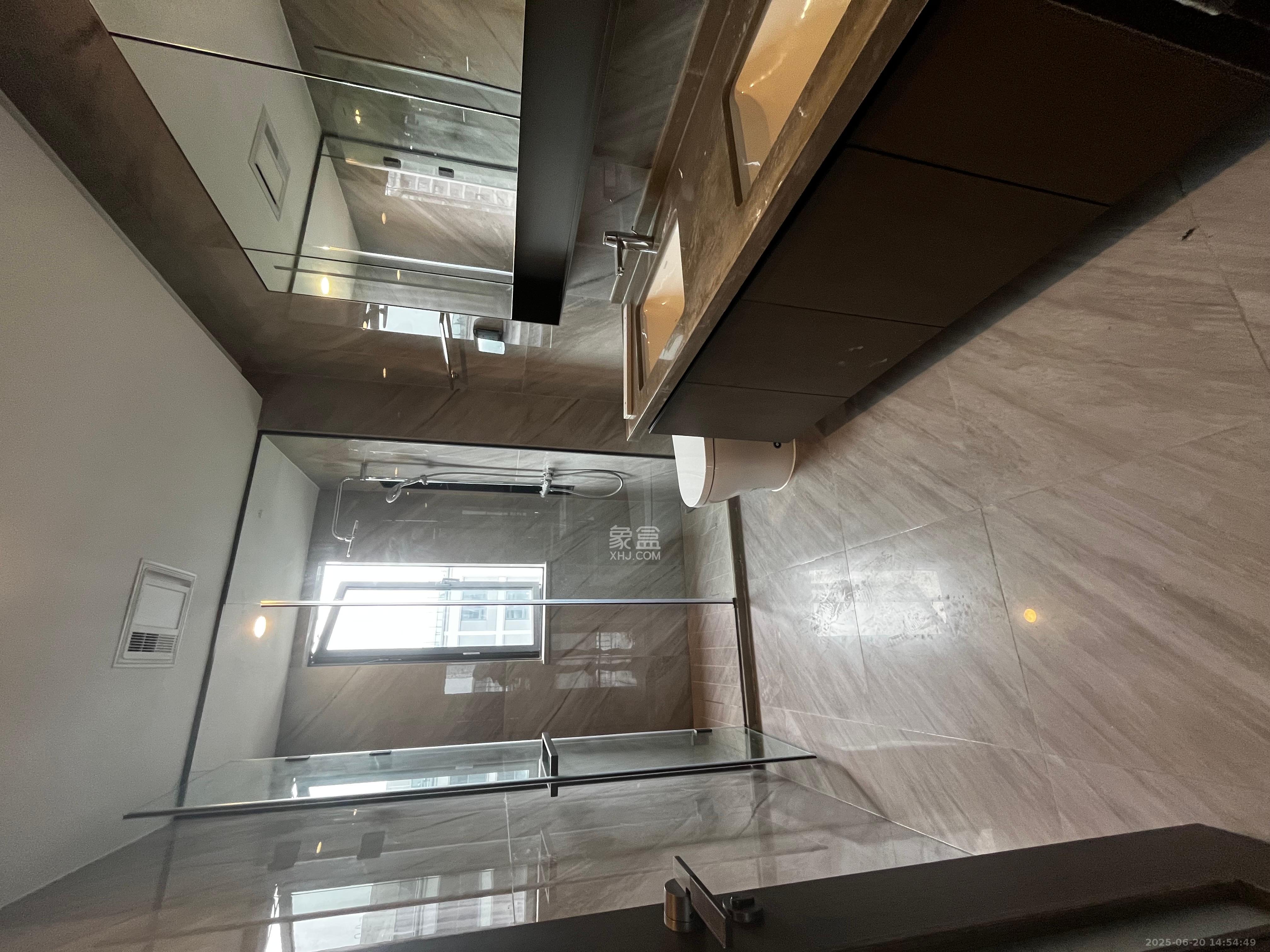 龙湖舜山府 4室2厅2卫 5000.0元/月 龙湖舜山府 4室2厅2卫 5000.0元/月室内图