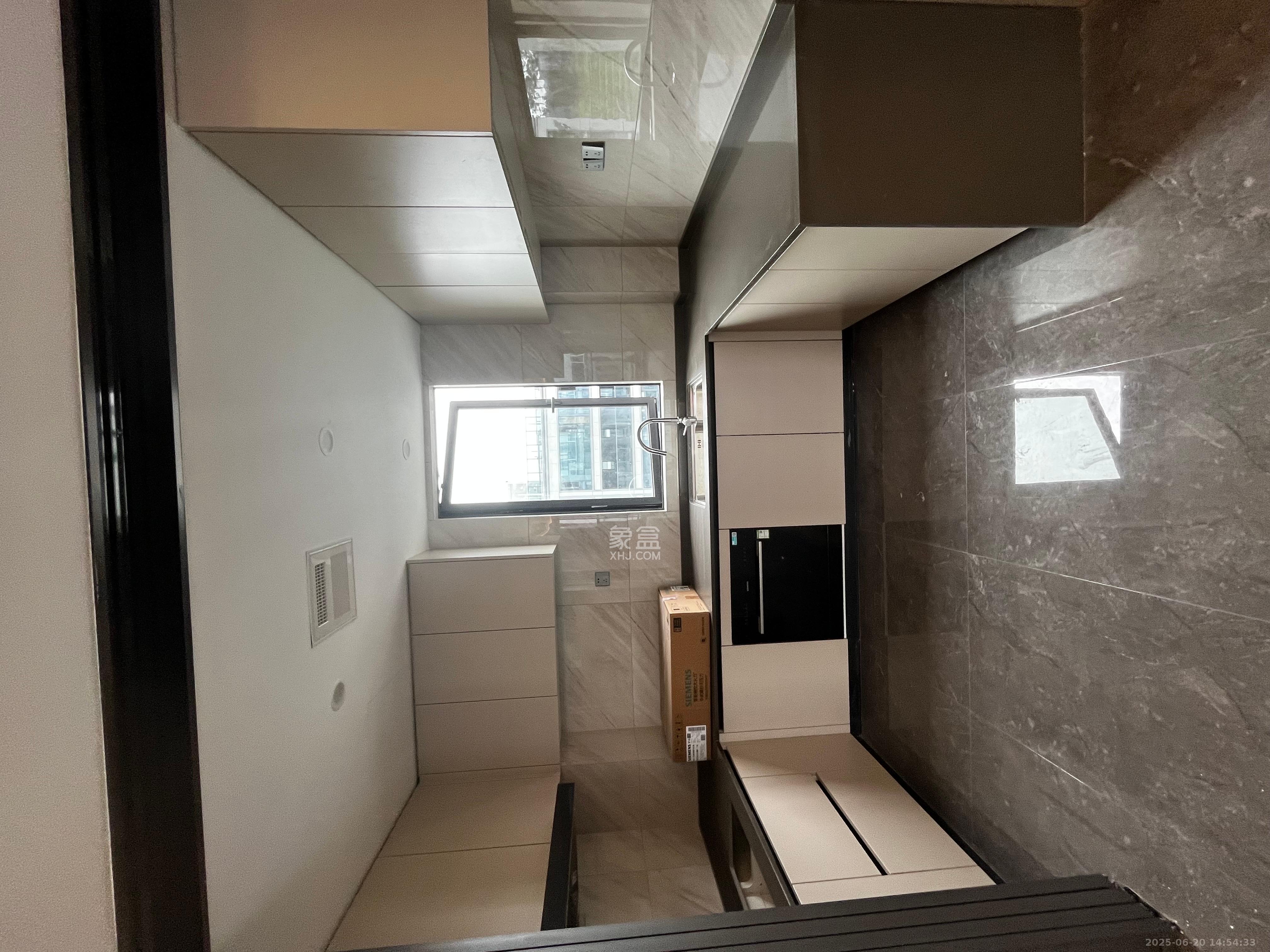 龙湖舜山府 4室2厅2卫 5000.0元/月 龙湖舜山府 4室2厅2卫 5000.0元/月室内图