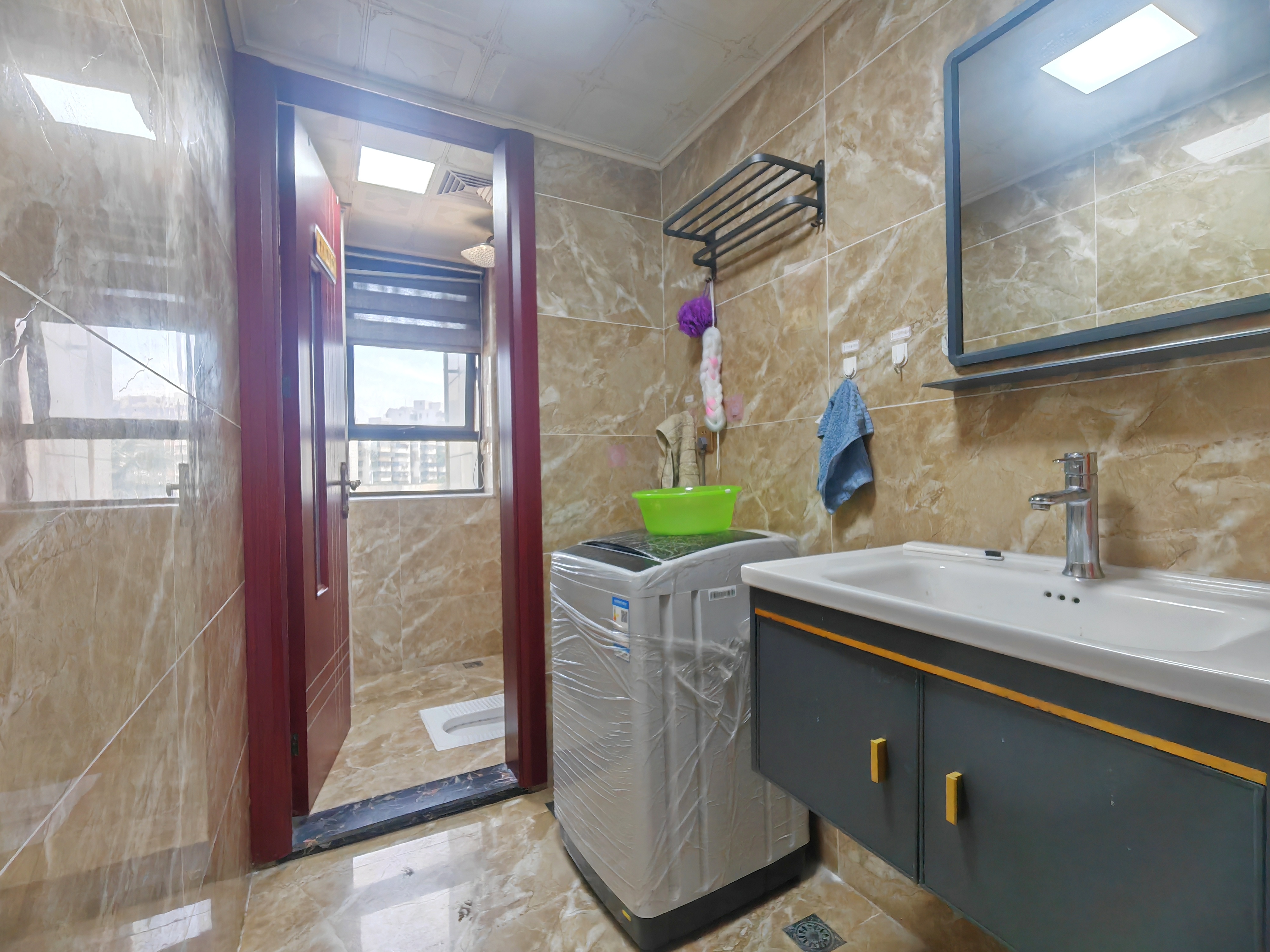 海航豪庭北苑 4室2厅2卫 4500.0元/月 海航豪庭北苑 4室2厅2卫 4500.0元/月室内图