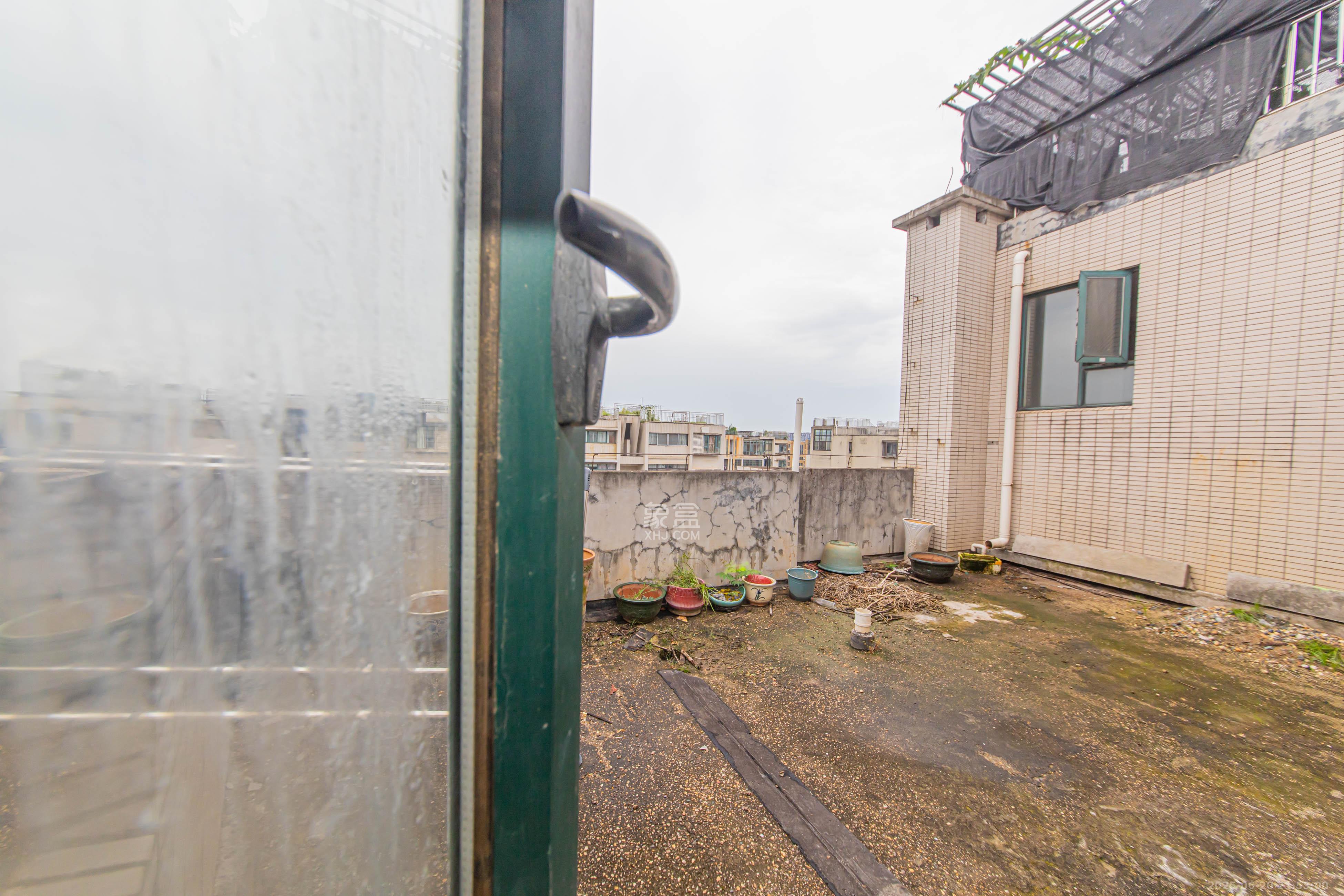 银桂苑  7室2厅3卫    198.0万阳台