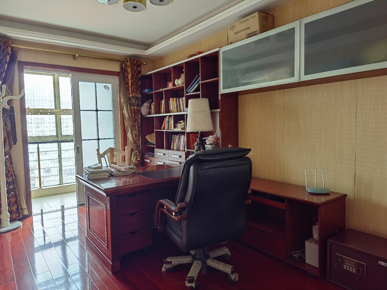 金园小区 4室2厅1卫 2500.0元/月 金园小区 4室2厅1卫 2500.0元/月室内图