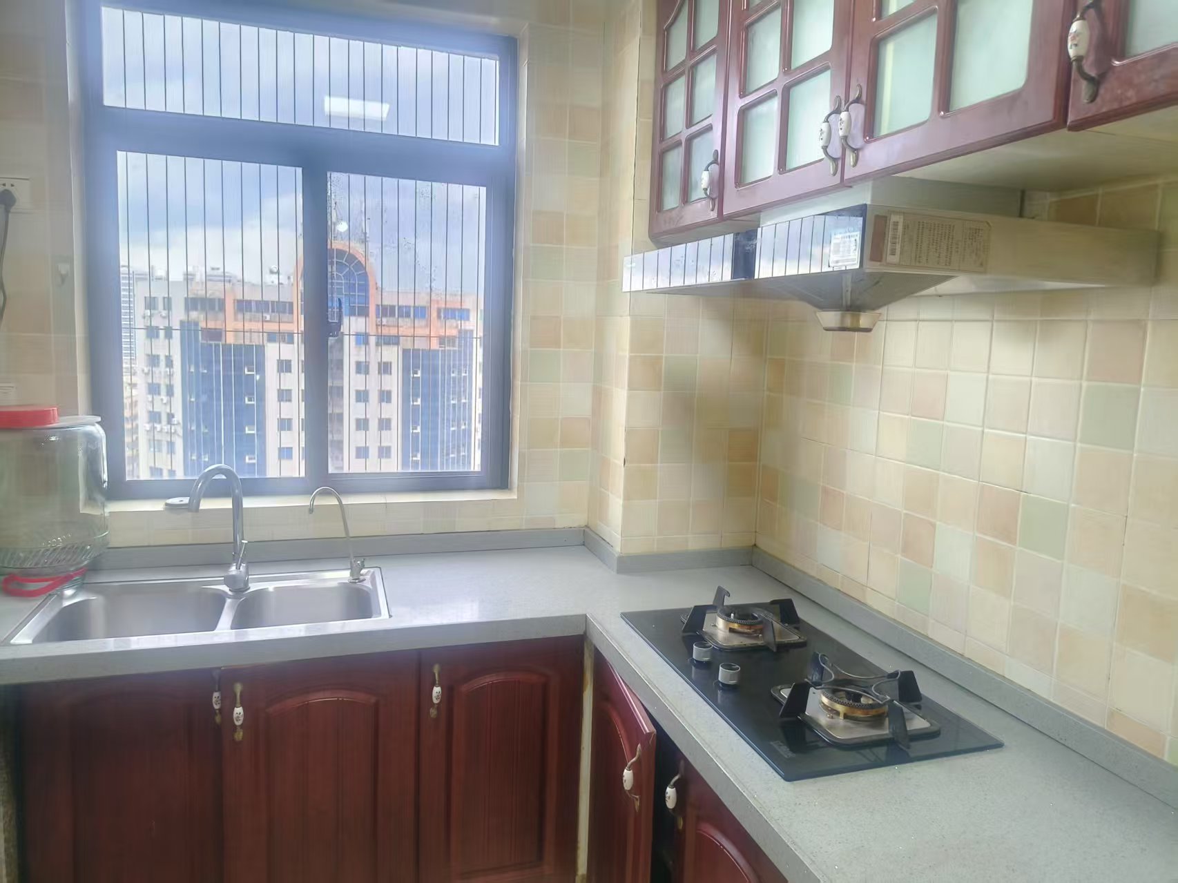 金碧大地豪庭 2室2厅1卫 158.0万 金碧大地豪庭 2室2厅1卫 158.0万客厅