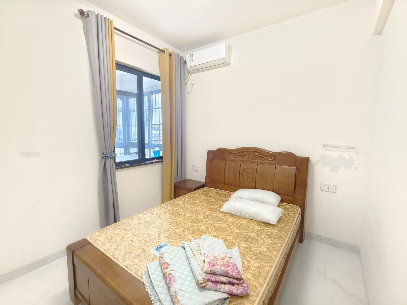蓝城印象  2室2厅1卫   3300.00元/月室内图