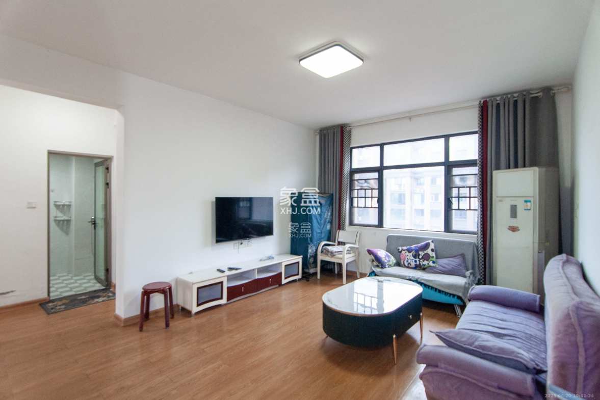 中央美郡 4室2厅2卫 139.8万 中央美郡 4室2厅2卫 139.8万客厅