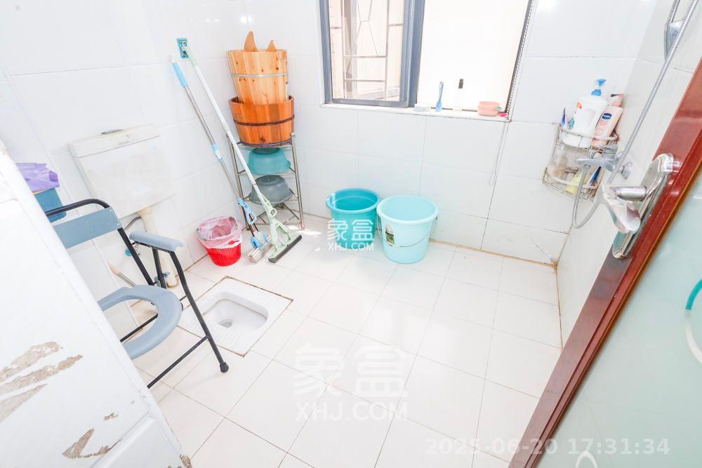钰龙天下一期  3室2厅1卫    2600.0元/月室内图