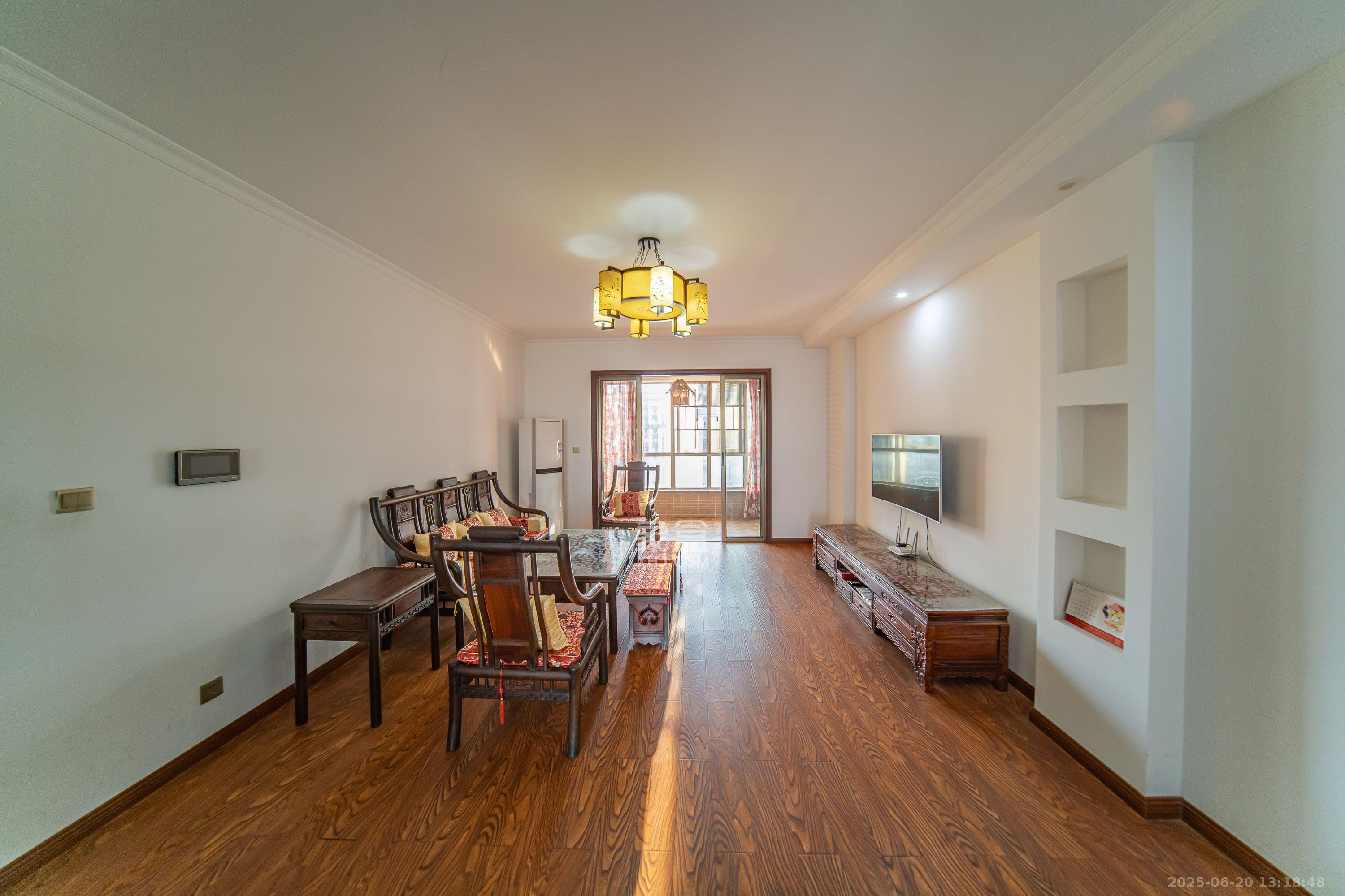 江山帝景雅典  4室2厅2卫    4600.0元/月 江山帝景雅典  4室2厅2卫    4600.0元/月