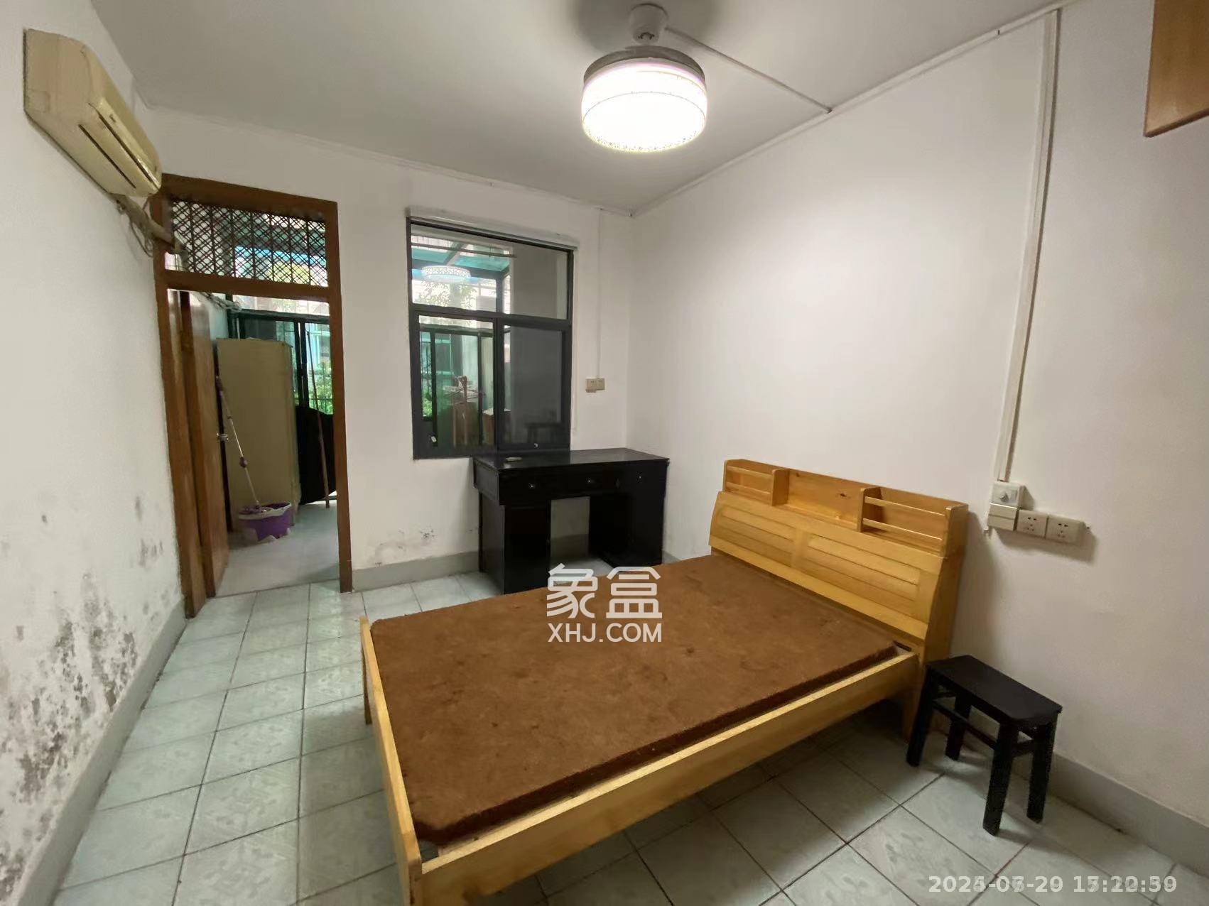 十一中学单位宿舍 3室1厅1卫 2000.0元/月 十一中学单位宿舍 3室1厅1卫 2000.0元/月室内图