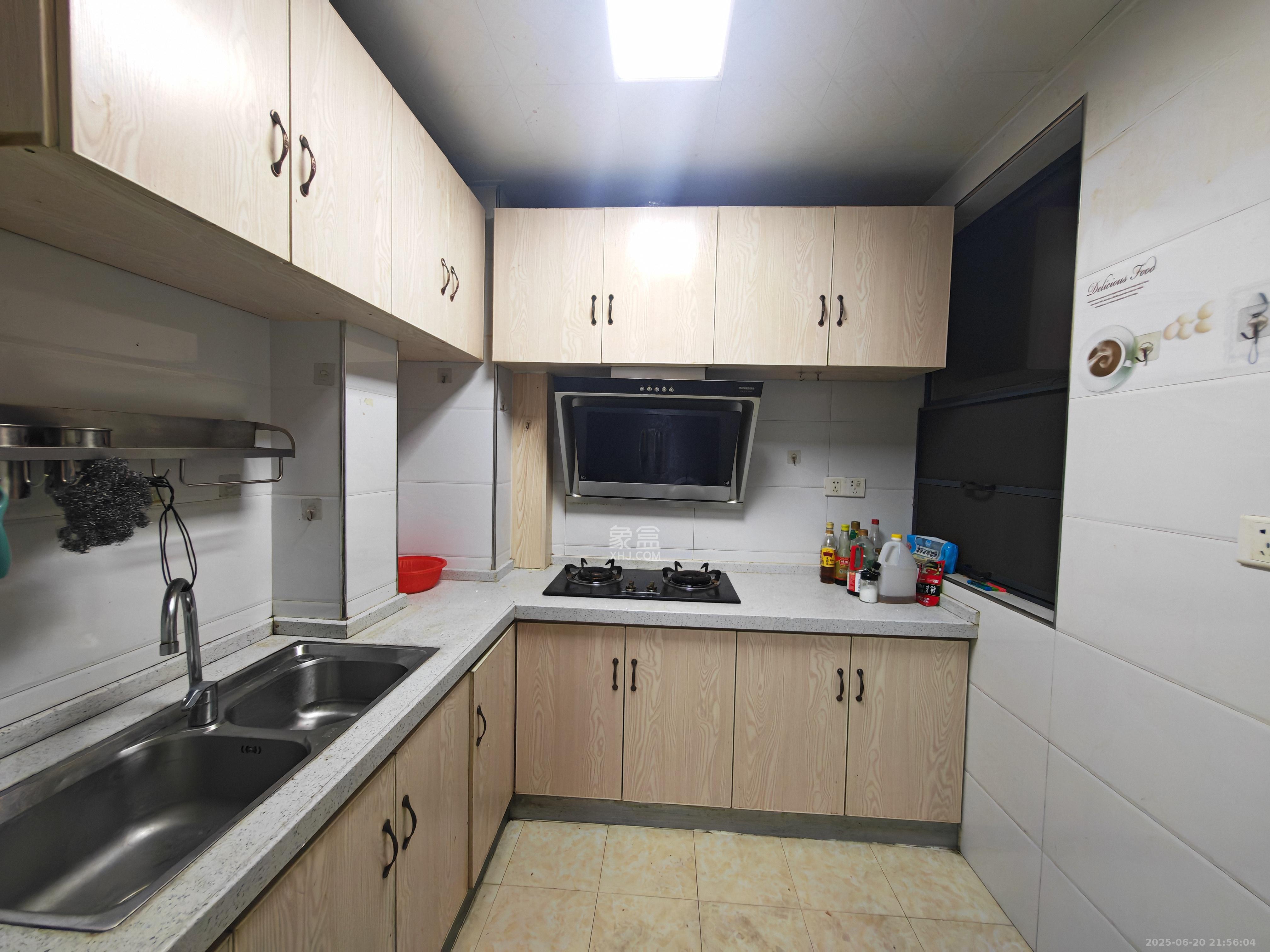 汇一城(汇壹公馆) 2室2厅1卫 1800.0元/月 汇一城(汇壹公馆) 2室2厅1卫 1800.0元/月室内图