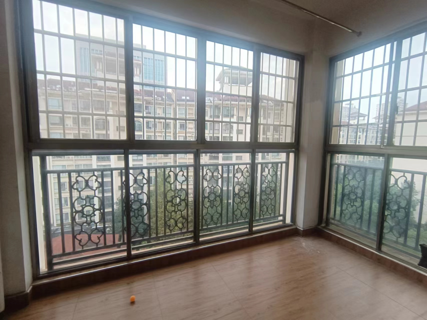 中核缇香名苑 3室2厅2卫 2000.0元/月 中核缇香名苑 3室2厅2卫 2000.0元/月室内图