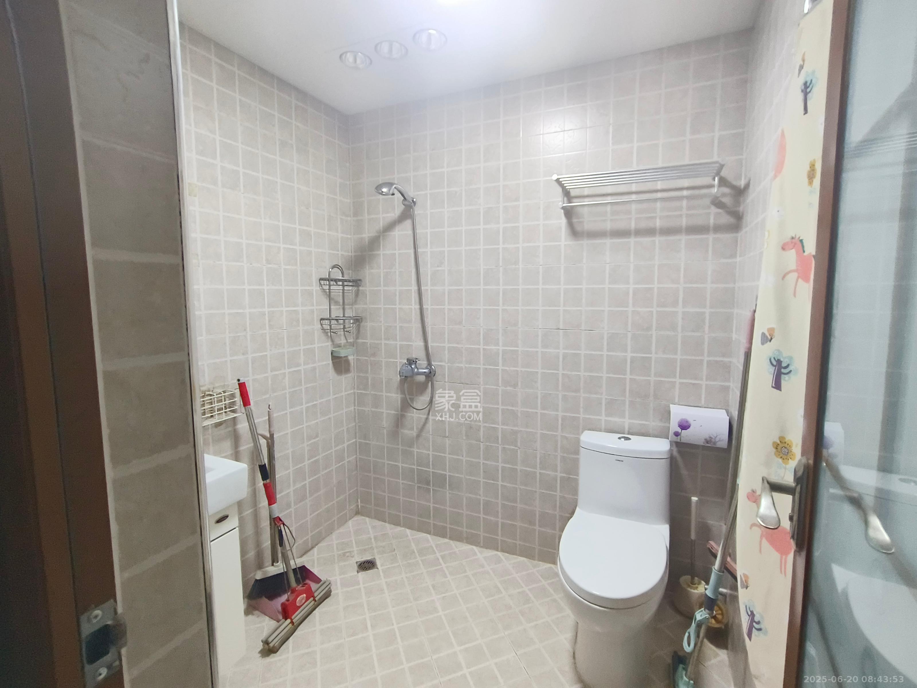 保利麓谷林语E区 4室2厅1卫 2800.0元/月 保利麓谷林语E区 4室2厅1卫 2800.0元/月室内图