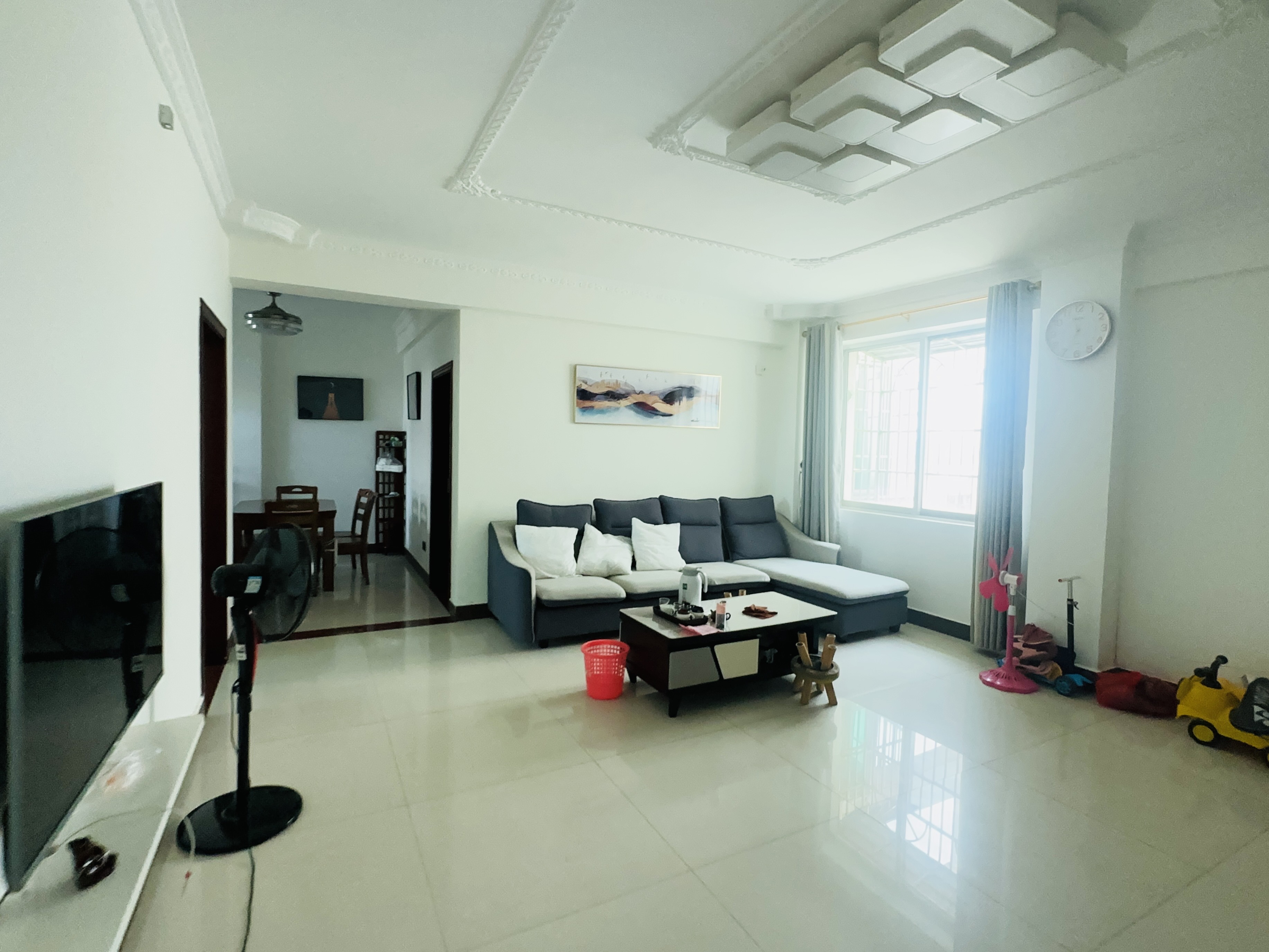 金楚小区  3室2厅1卫    85.0万 金楚小区  3室2厅1卫    85.0万客厅