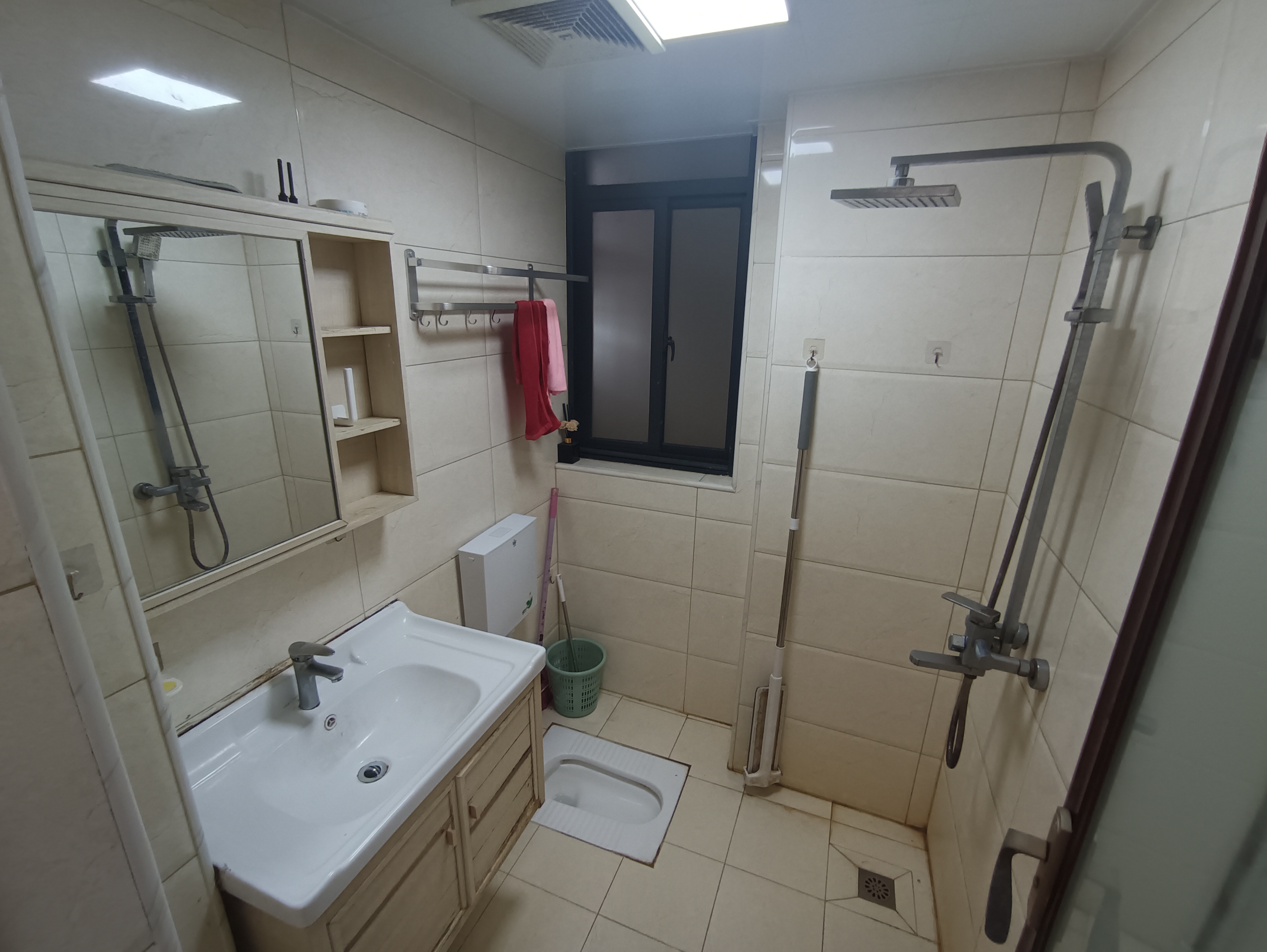 现代美居（喜盈门）  2室2厅1卫   2700.00元/月室内图