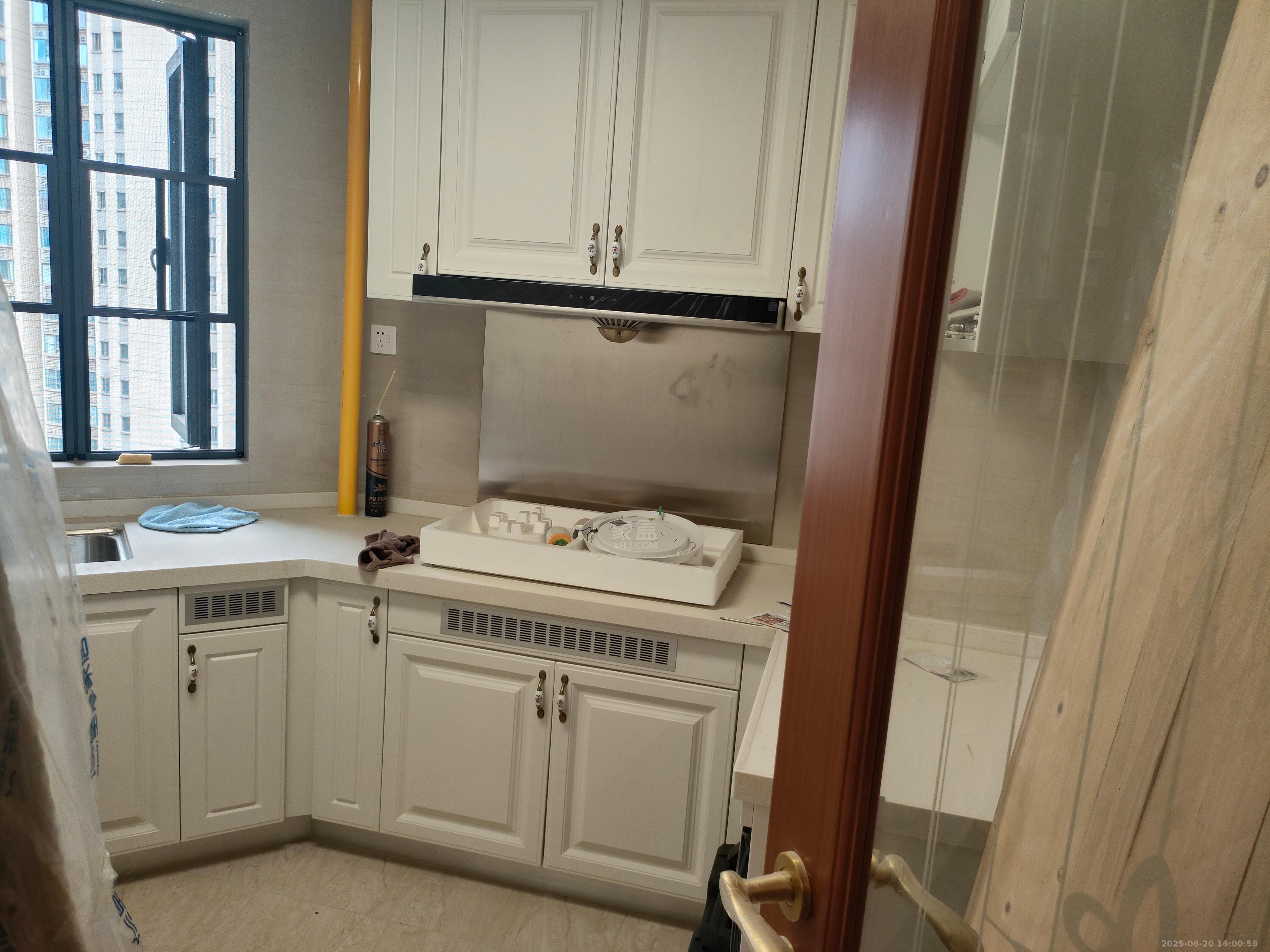 恒大华府 2室2厅1卫 2000.0元/月 恒大华府 2室2厅1卫 2000.0元/月室内图