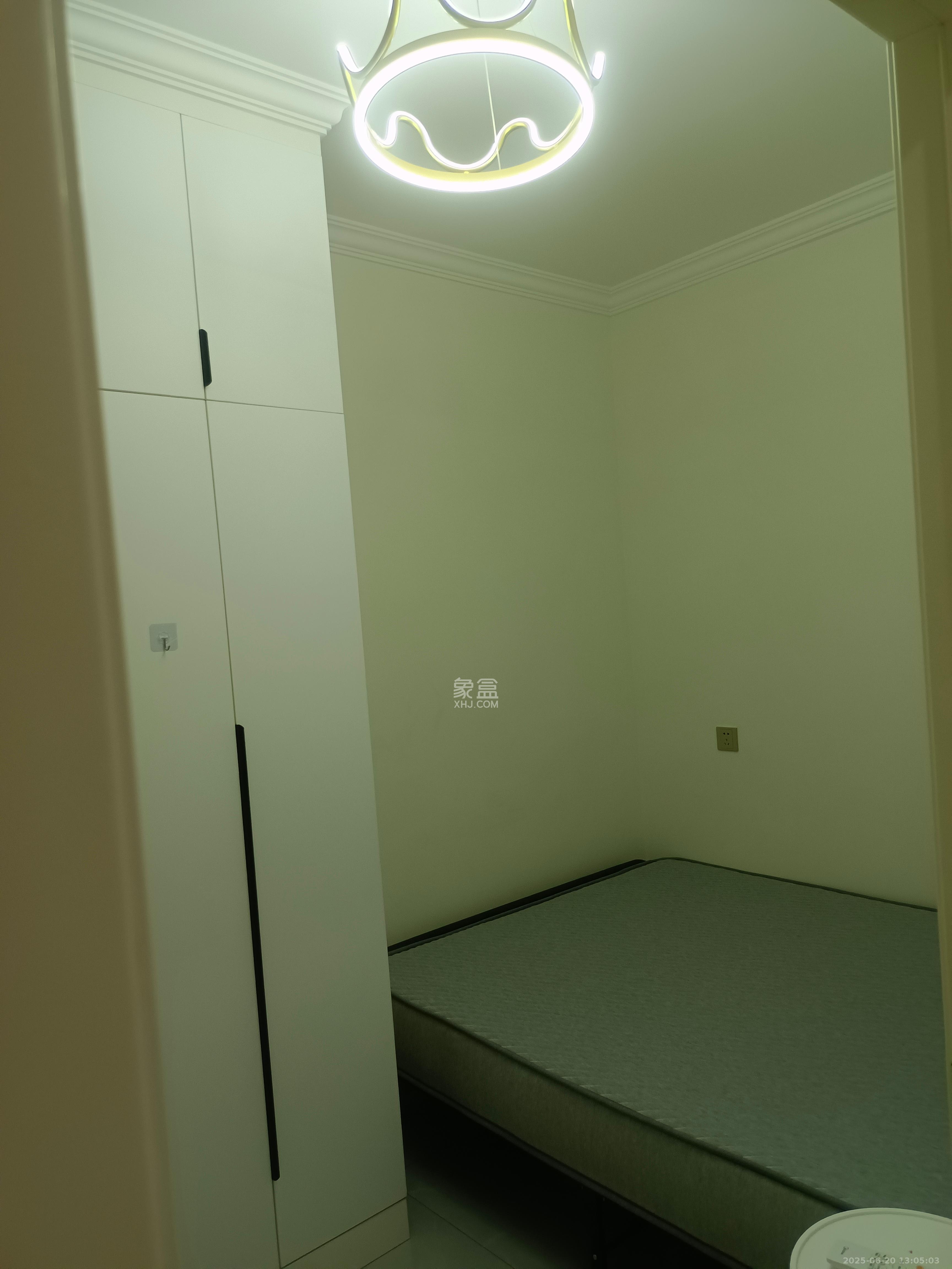 韭菜园嘉苑  3室1厅2卫   5000.00元/月室内图