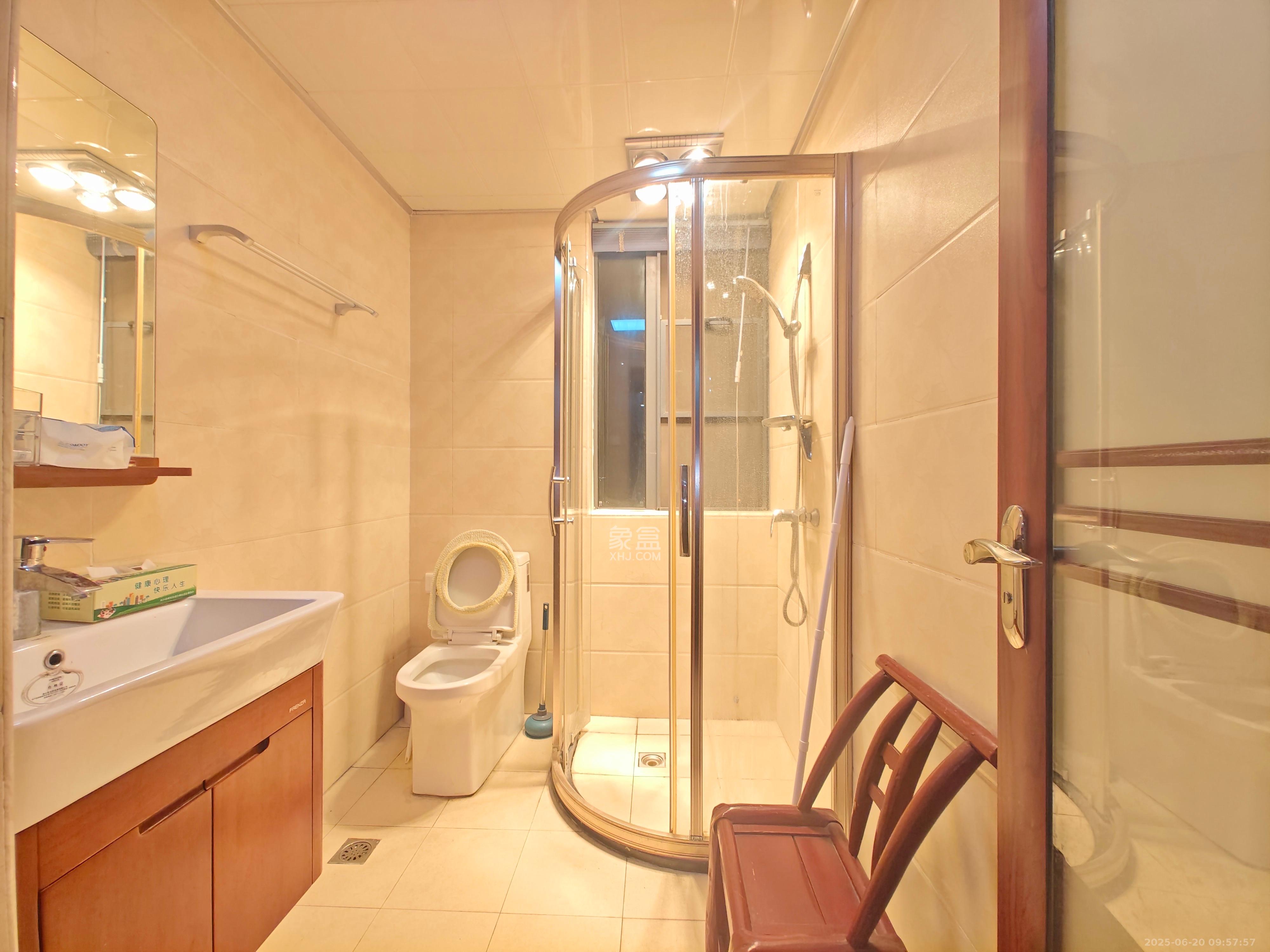 恒基凯旋门一二期  4室2厅2卫    2800.0元/月 恒基凯旋门一二期  4室2厅2卫    2800.0元/月室内图