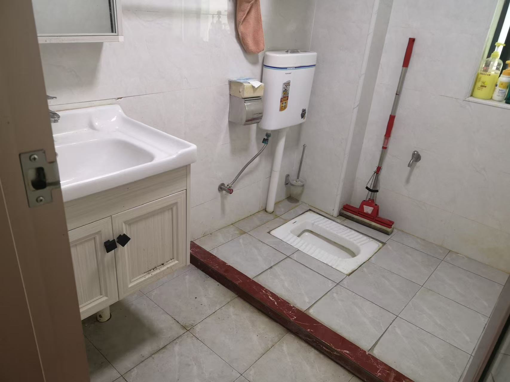 中国铁建金色蓝庭 1室1厅1卫 1200.0元/月 中国铁建金色蓝庭 1室1厅1卫 1200.0元/月室内图