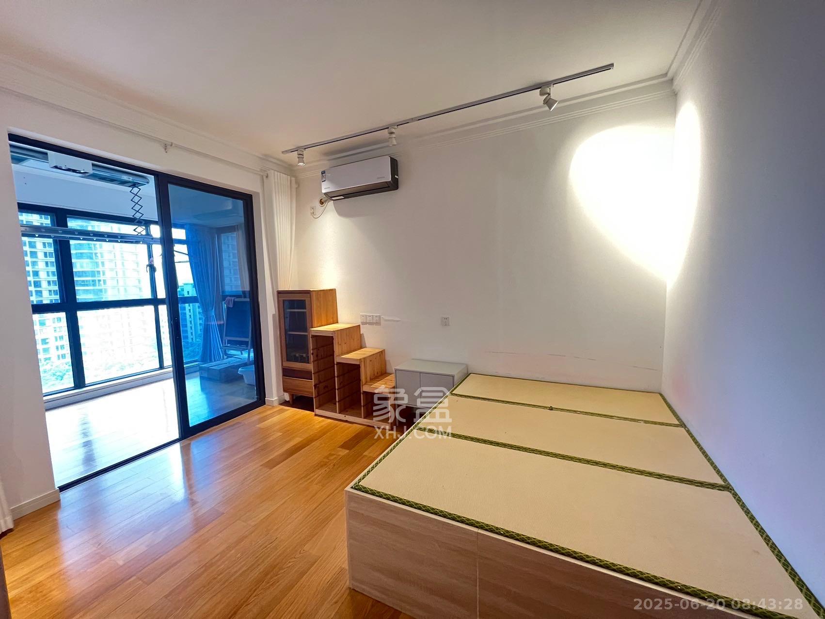 保利麓谷林语E区 1室2厅2卫 4500.0元/月 保利麓谷林语E区 1室2厅2卫 4500.0元/月室内图