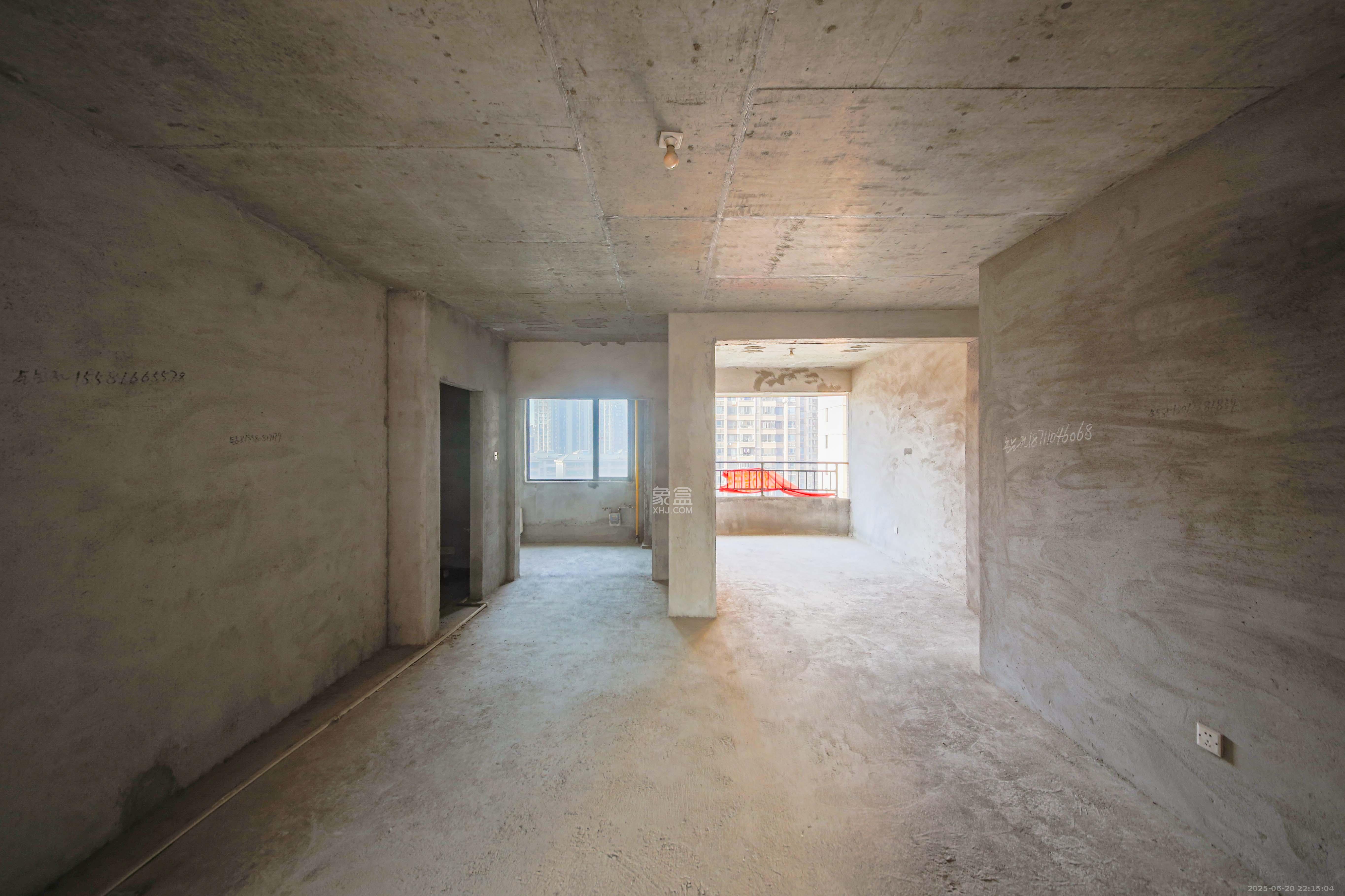 水墨林溪 5室3厅3卫 182.0万 水墨林溪 5室3厅3卫 182.0万客厅