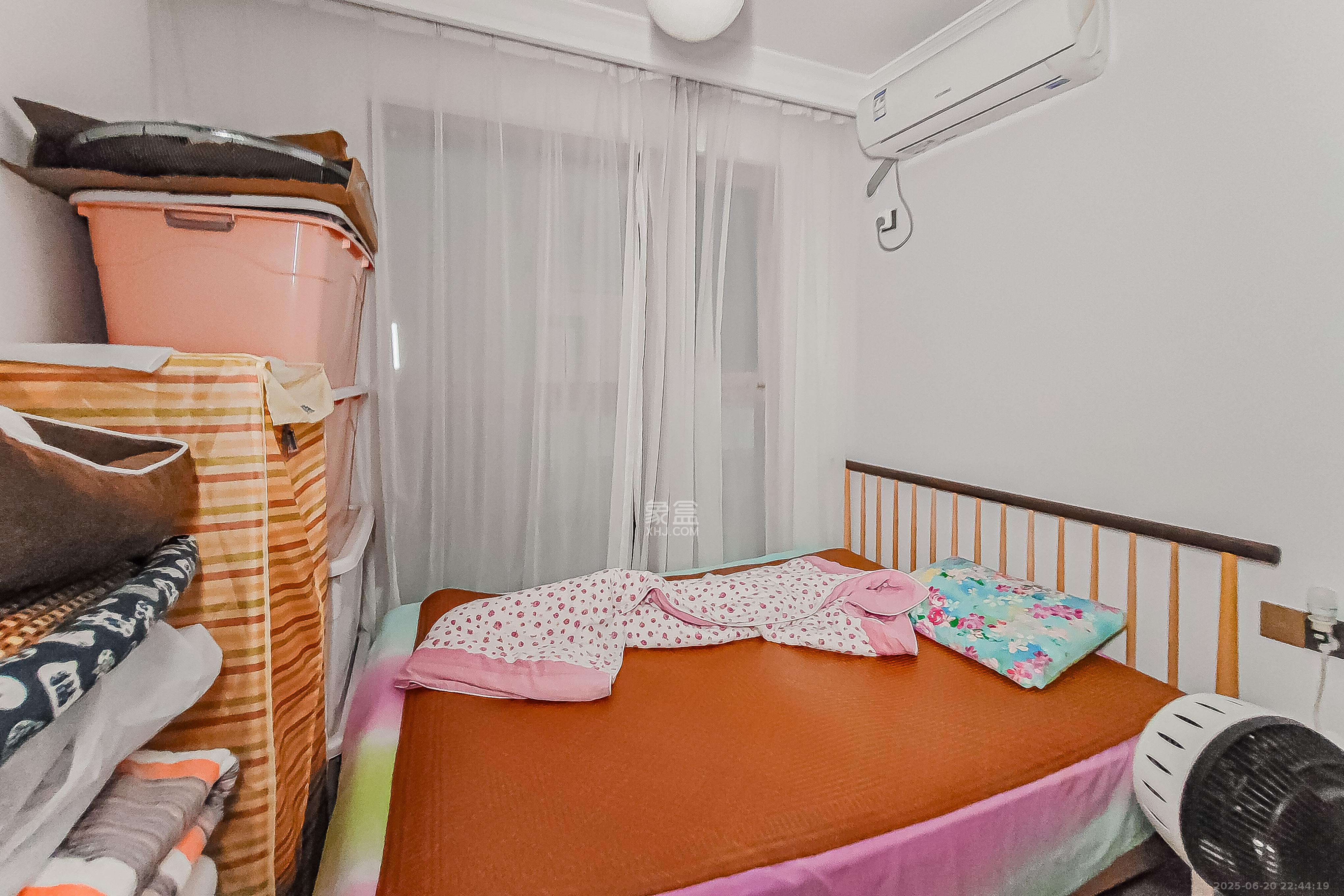 未来漫城 3室2厅2卫 80.0万 未来漫城 3室2厅2卫 80.0万卧室