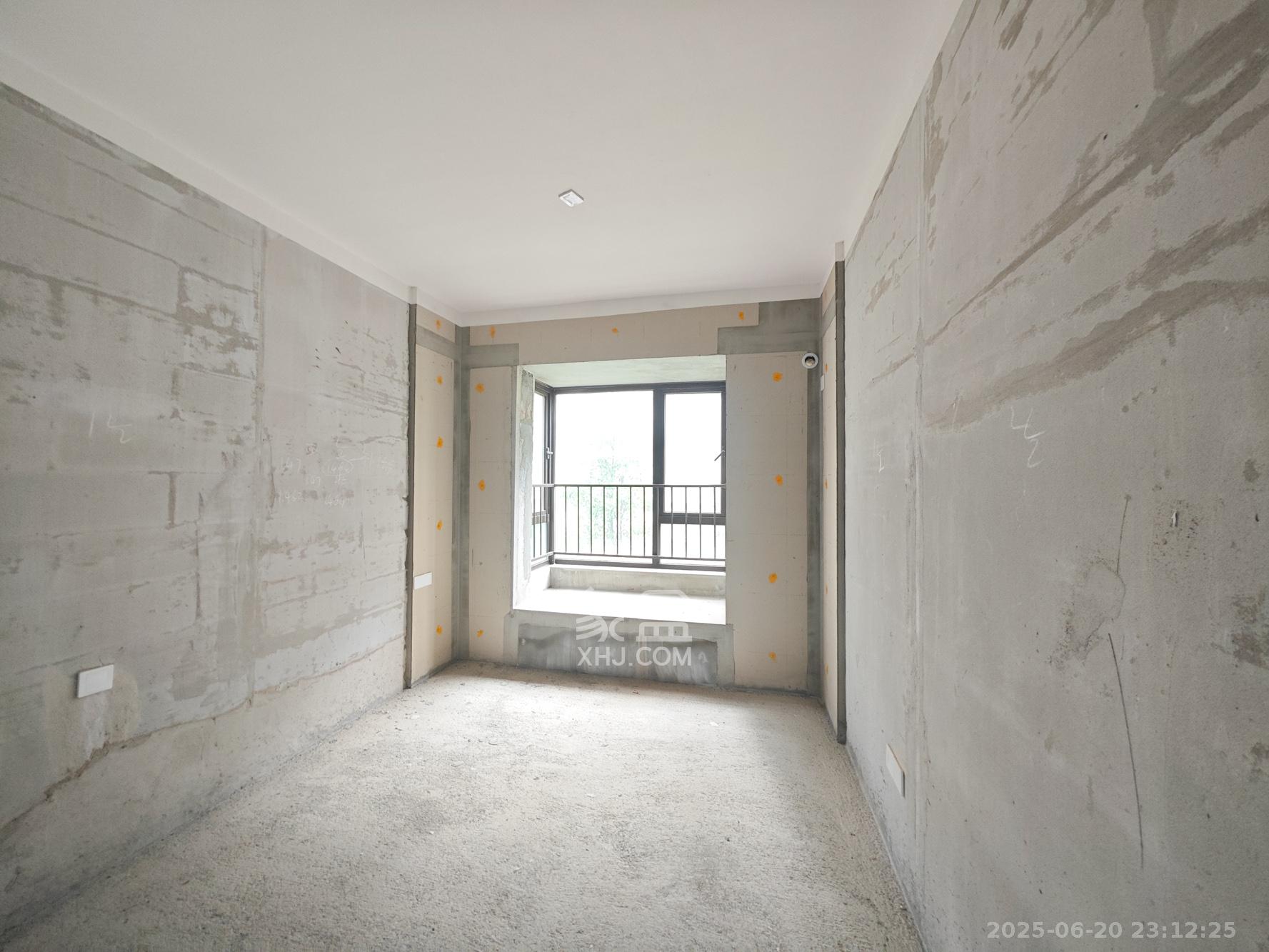 保利城(中航城国际社区、郡原美村) 4室2厅2卫 115.8万 保利城(中航城国际社区、郡原美村) 4室2厅2卫 115.8万卧室