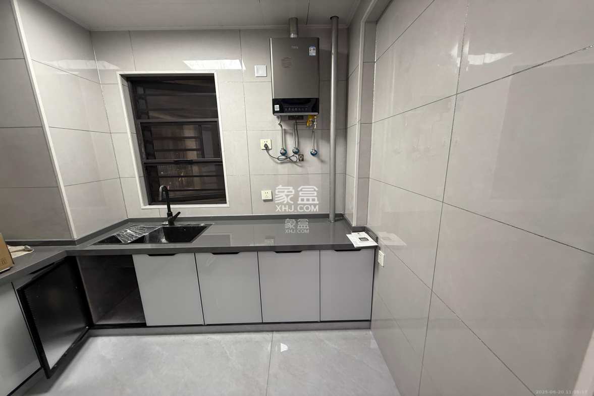 阳光城尚东湾凌云府  3室2厅2卫    2600.0元/月 阳光城尚东湾凌云府  3室2厅2卫    2600.0元/月室内图