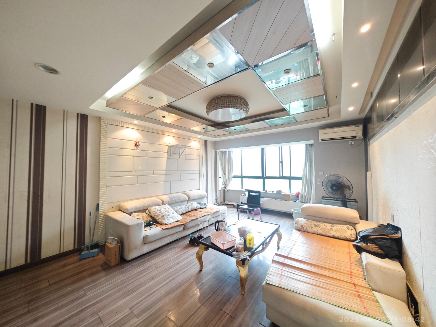 华盛世纪新城  3室2厅2卫    104.0万 华盛世纪新城  3室2厅2卫    104.0万