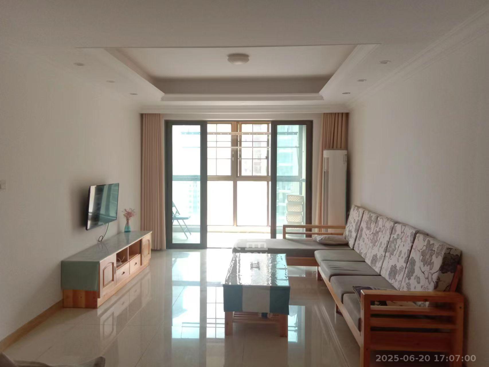 江山帝景哈佛  3室2厅1卫    2200.0元/月 江山帝景哈佛  3室2厅1卫    2200.0元/月室内图