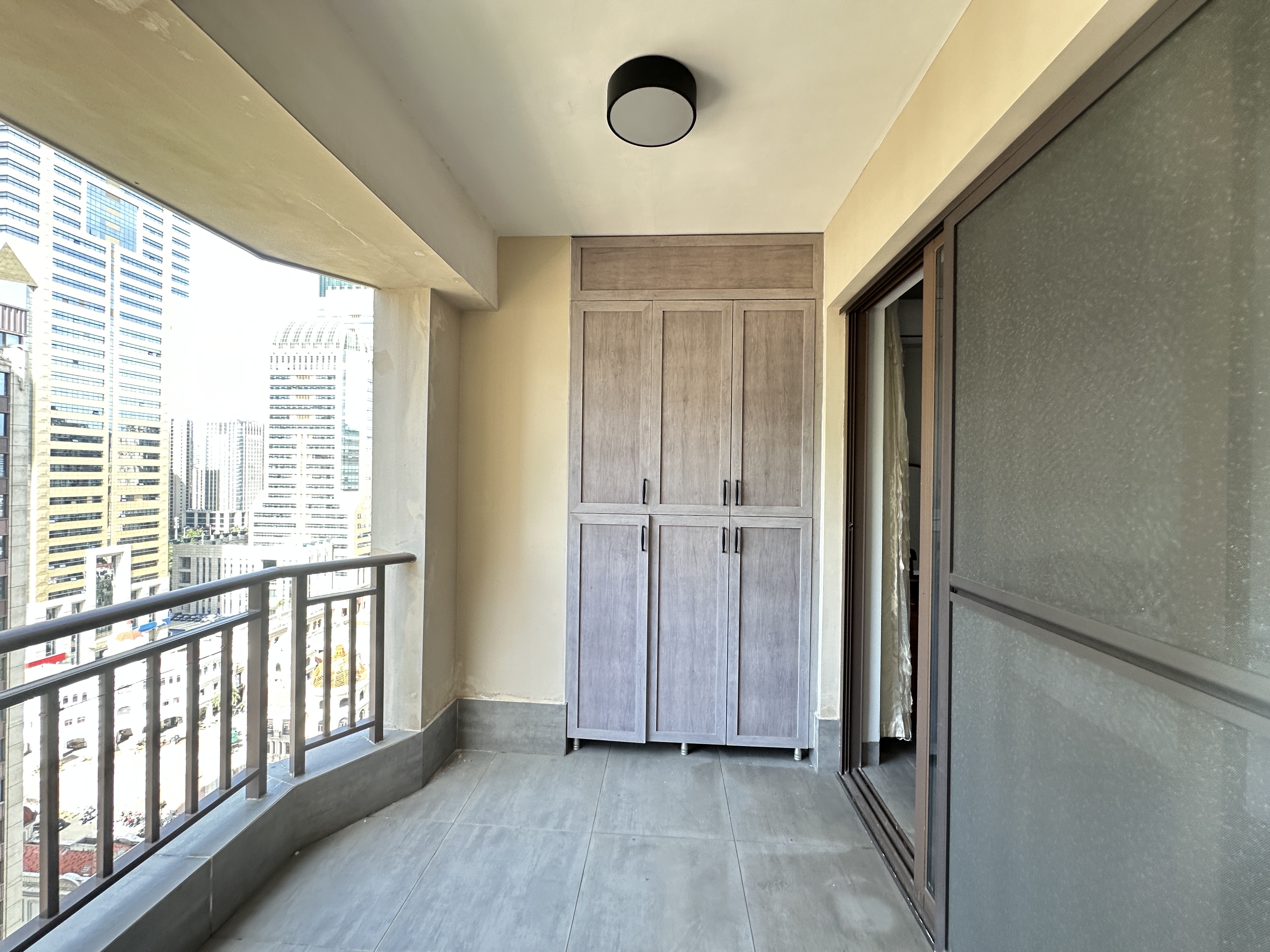 海航豪庭北苑 4室2厅3卫 440.0万 海航豪庭北苑 4室2厅3卫 440.0万客厅