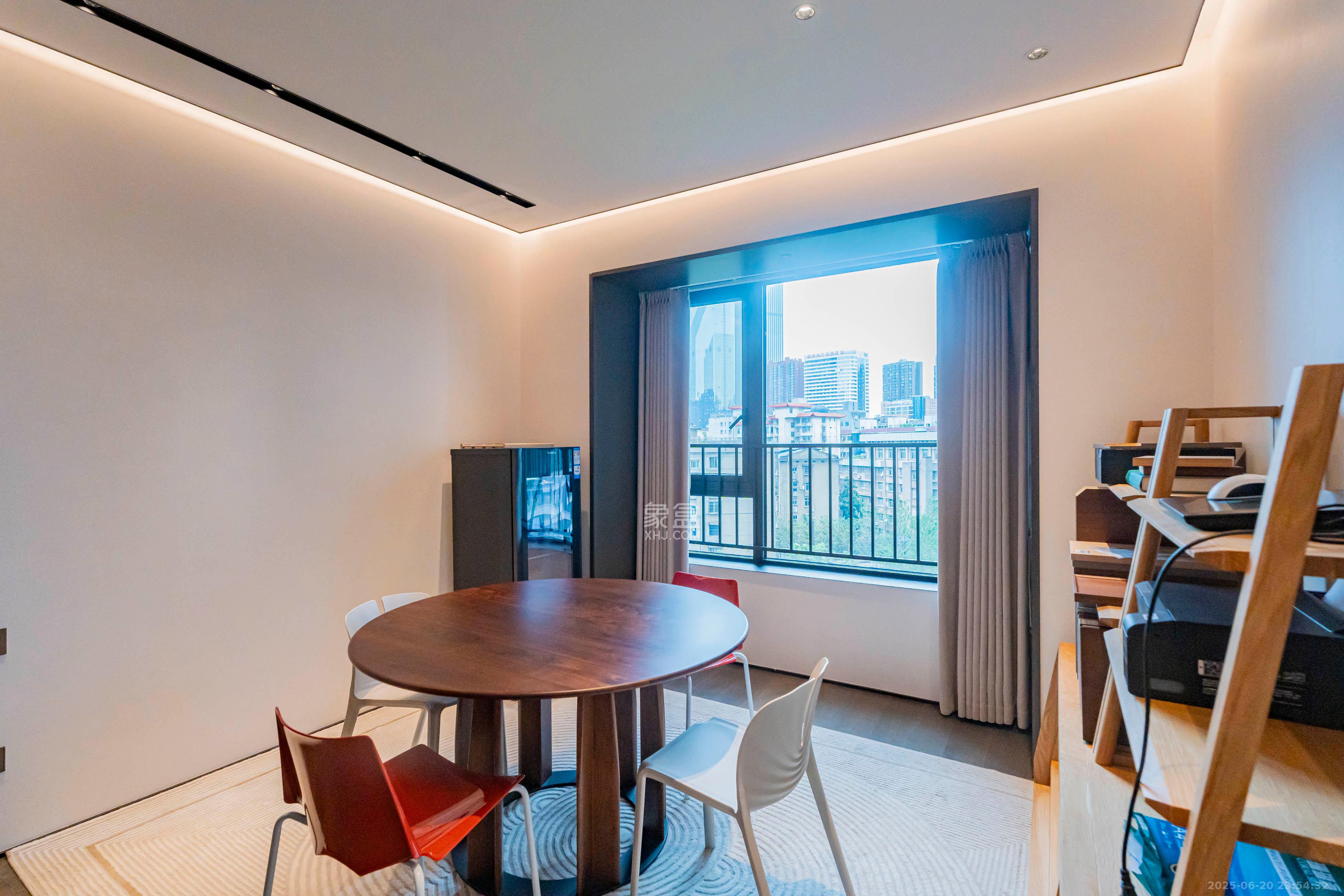 万科瑧湾汇  4室2厅3卫    568.0万 万科瑧湾汇  4室2厅3卫    568.0万卧室