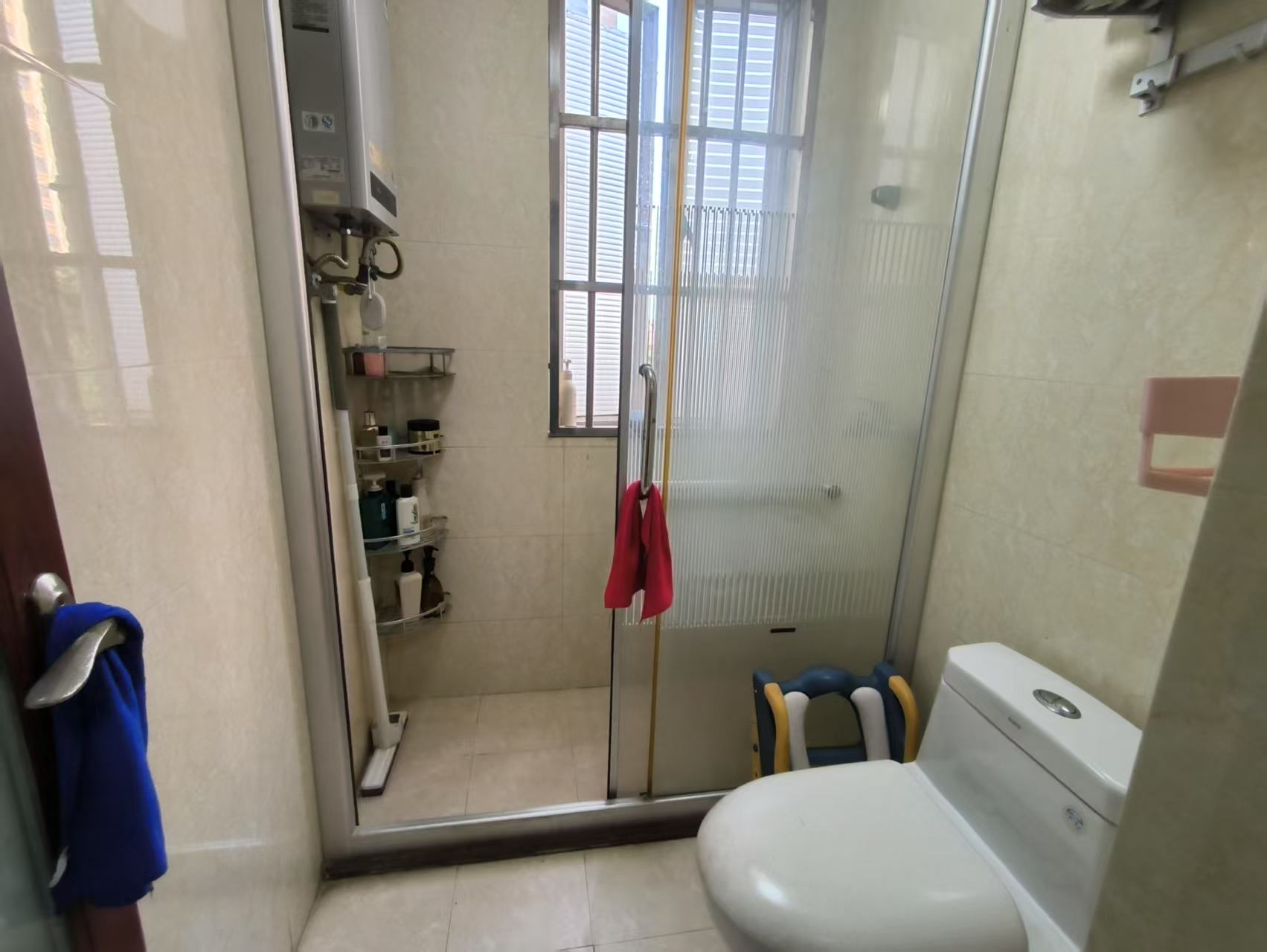 滨江度假城 3室2厅2卫 215.0万 滨江度假城 3室2厅2卫 215.0万客厅