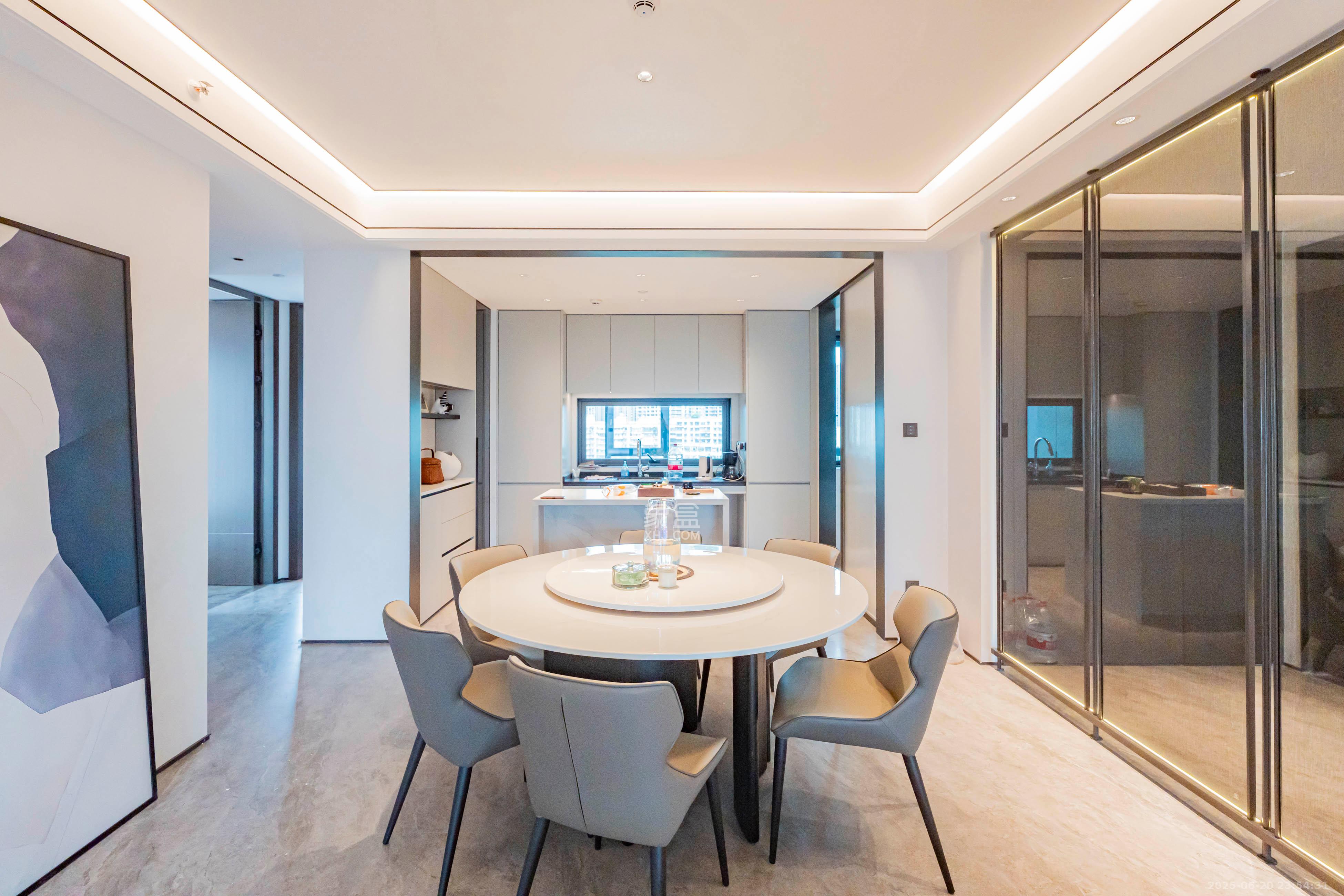 万科瑧湾汇  4室2厅3卫    568.0万 万科瑧湾汇  4室2厅3卫    568.0万客厅