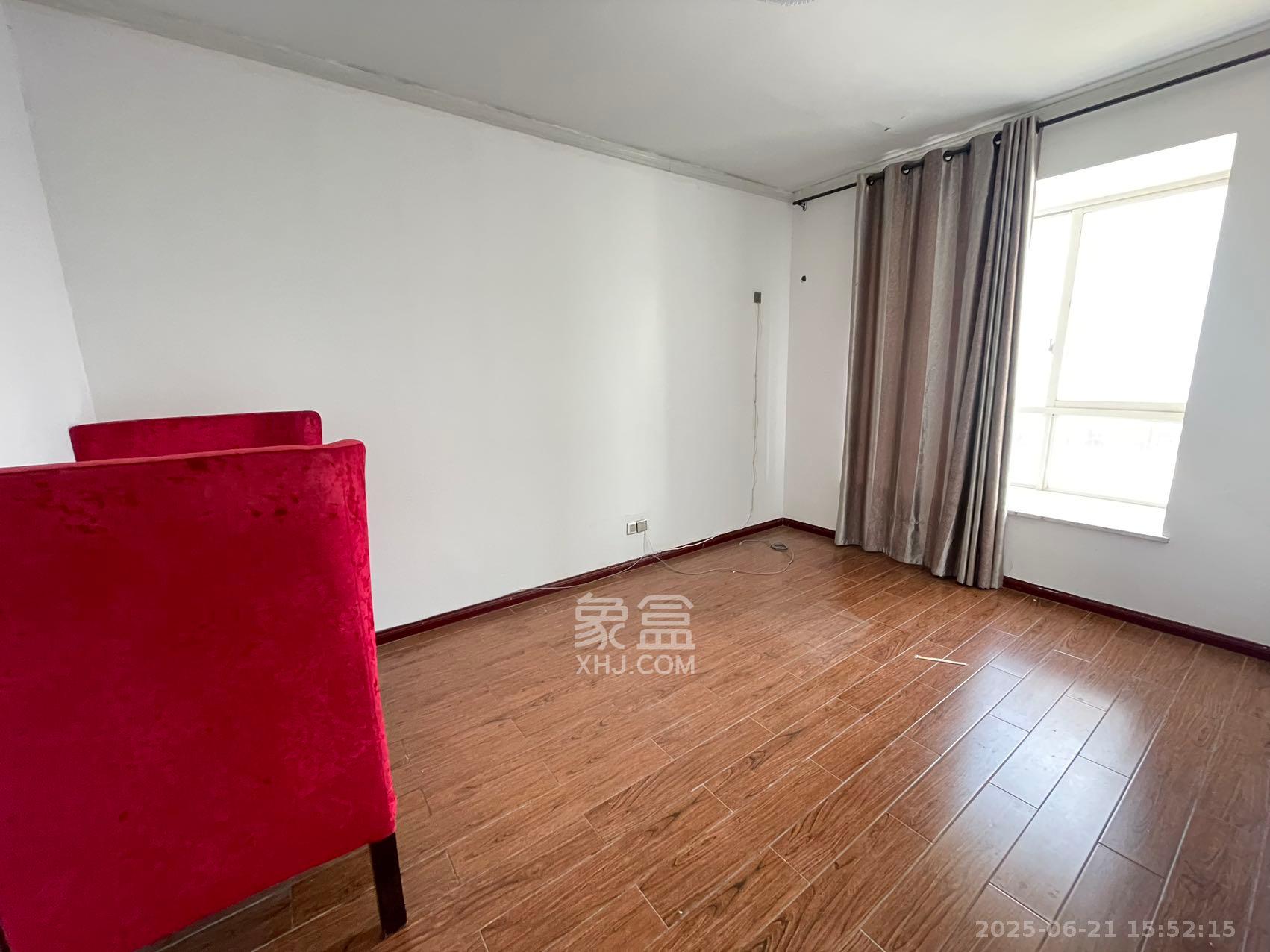 湘江世纪城富湾国际  5室2厅2卫    9500.0元/月室内图