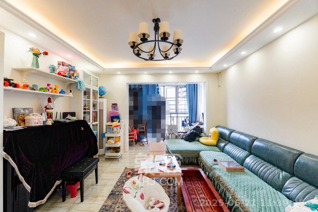 富兴嘉城(富兴汇中央) 3室2厅2卫 128.0万 富兴嘉城(富兴汇中央) 3室2厅2卫 128.0万客厅