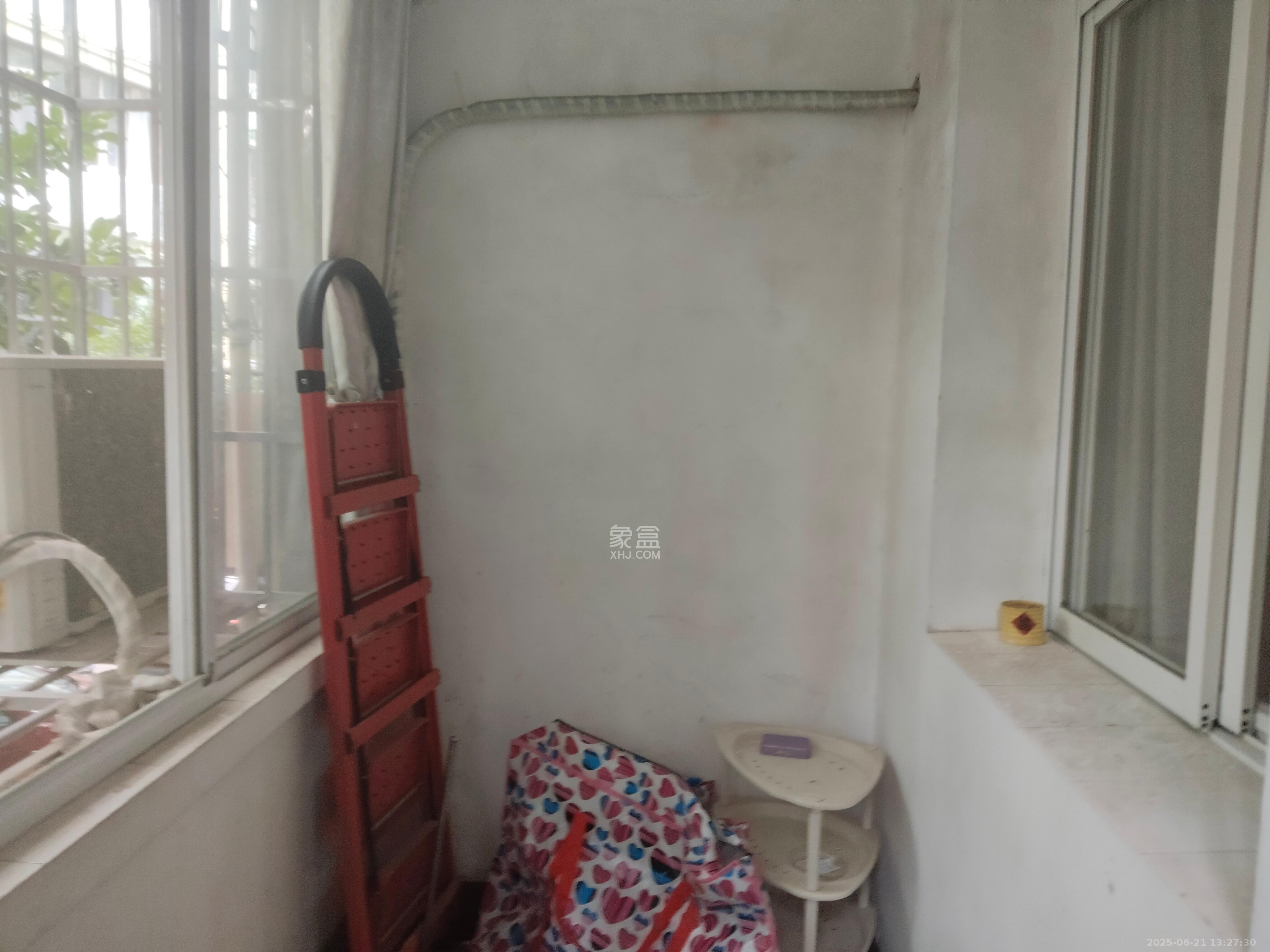 省水院宿舍 2室1厅1卫 1600.0元/月 省水院宿舍 2室1厅1卫 1600.0元/月室内图