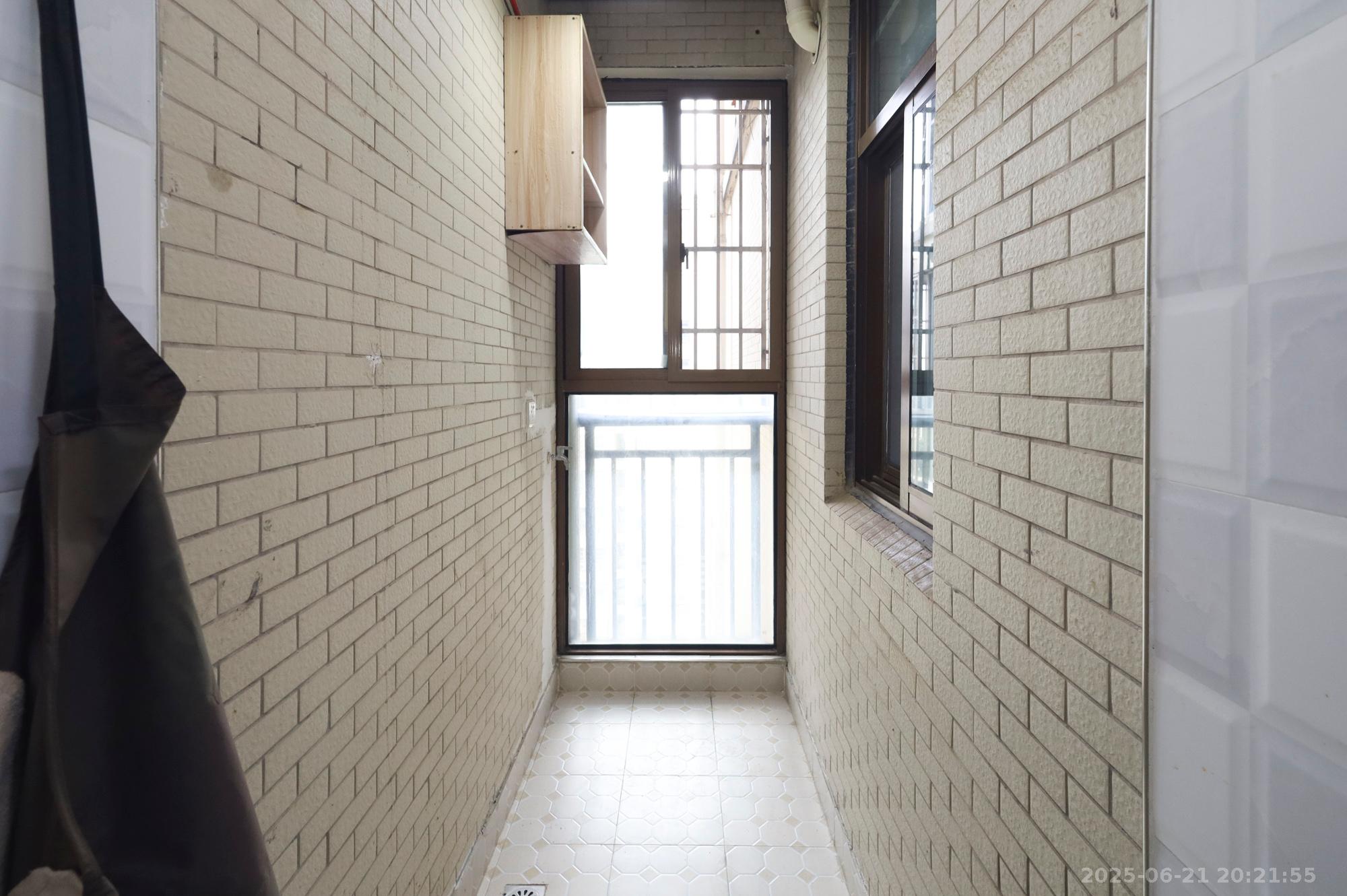 水木华麓 2室2厅1卫 58.0万 水木华麓 2室2厅1卫 58.0万阳台