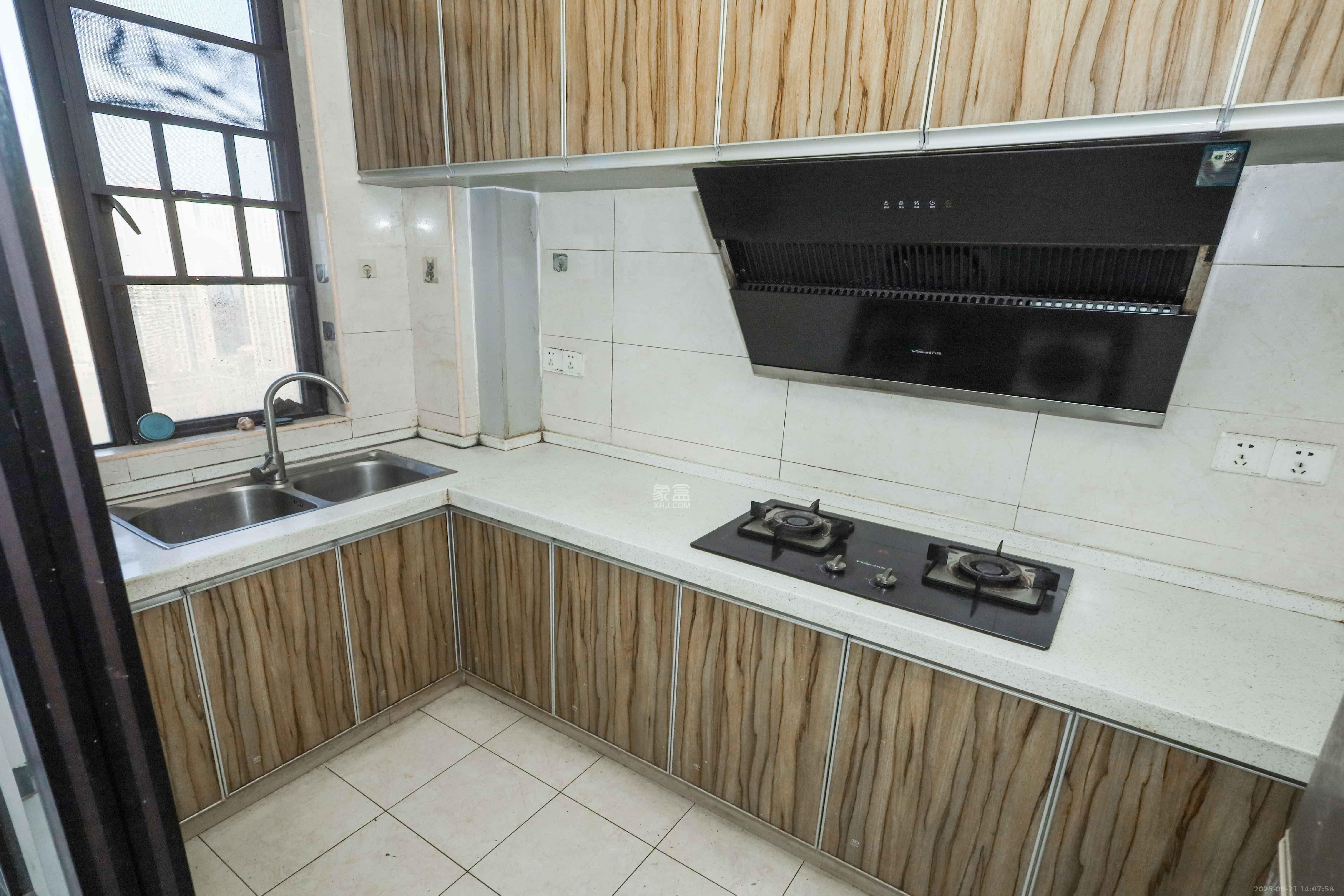 中国铁建梅溪青秀二期  4室2厅2卫    3200.0元/月室内图