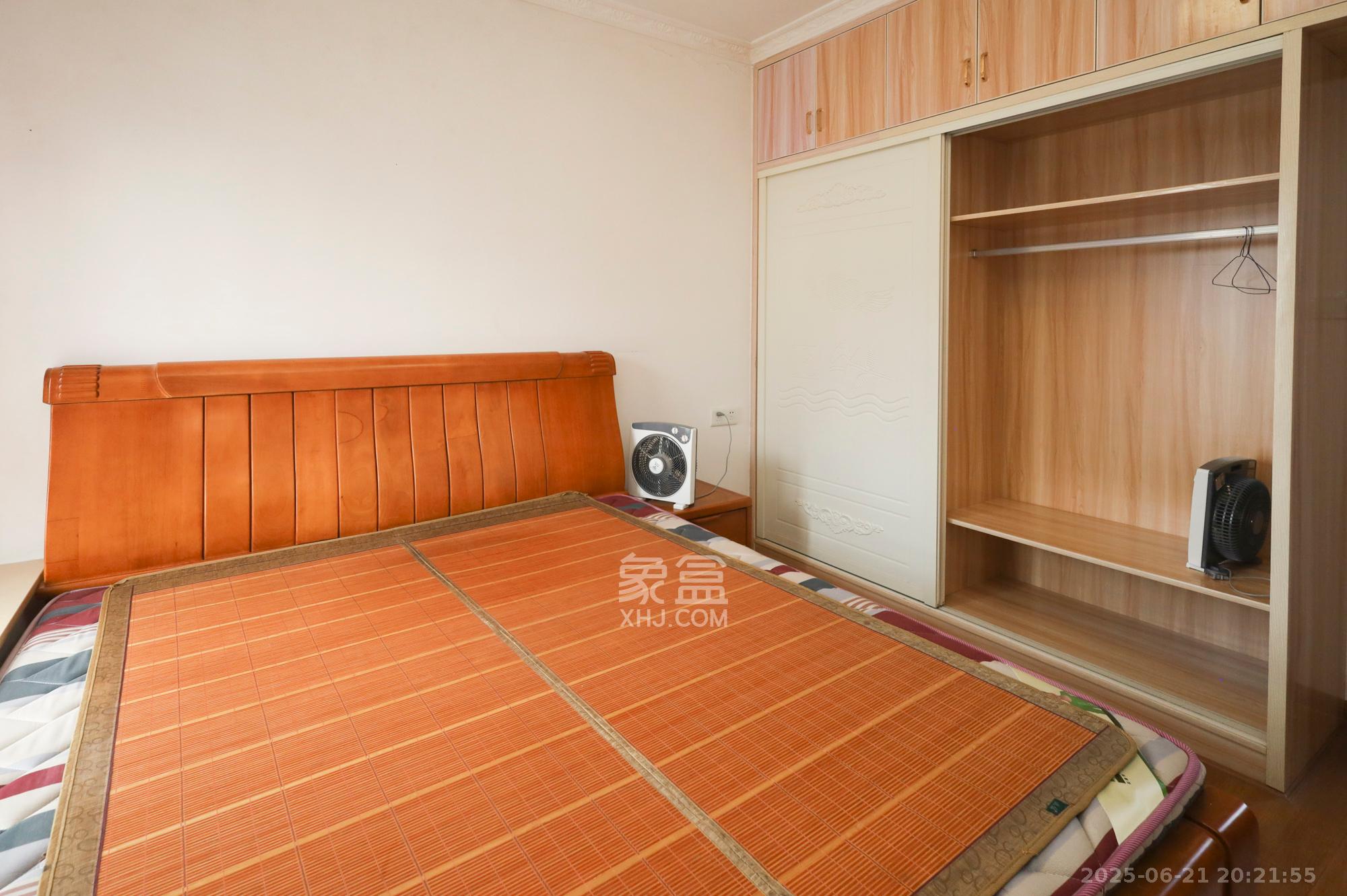 水木华麓 2室2厅1卫 58.0万 水木华麓 2室2厅1卫 58.0万卧室