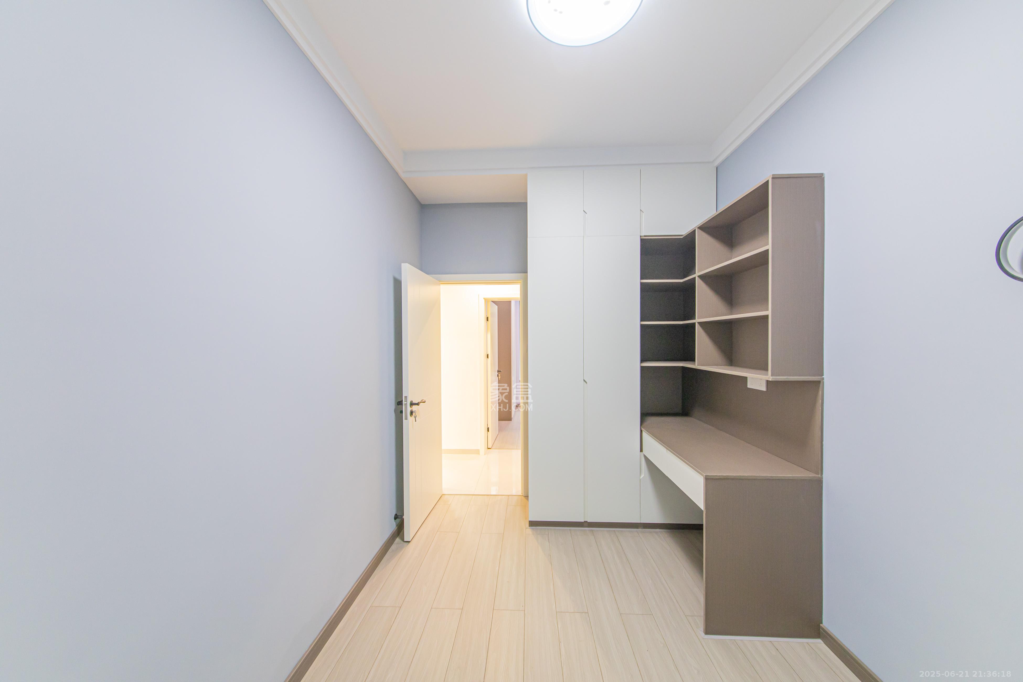 北辰中央公园E区 4室2厅2卫 155.0万 北辰中央公园E区 4室2厅2卫 155.0万卧室