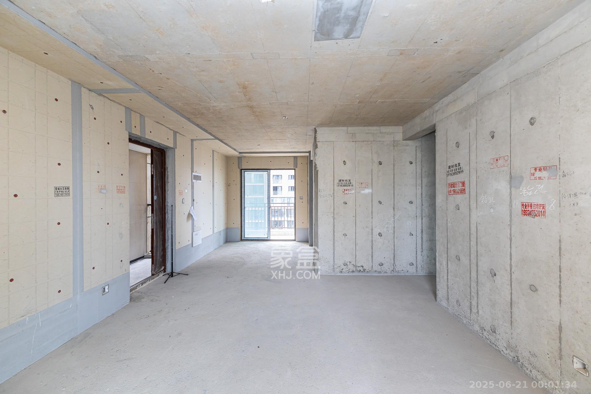 润和湘江天地D区 4室2厅2卫 139.0万 润和湘江天地D区 4室2厅2卫 139.0万客厅