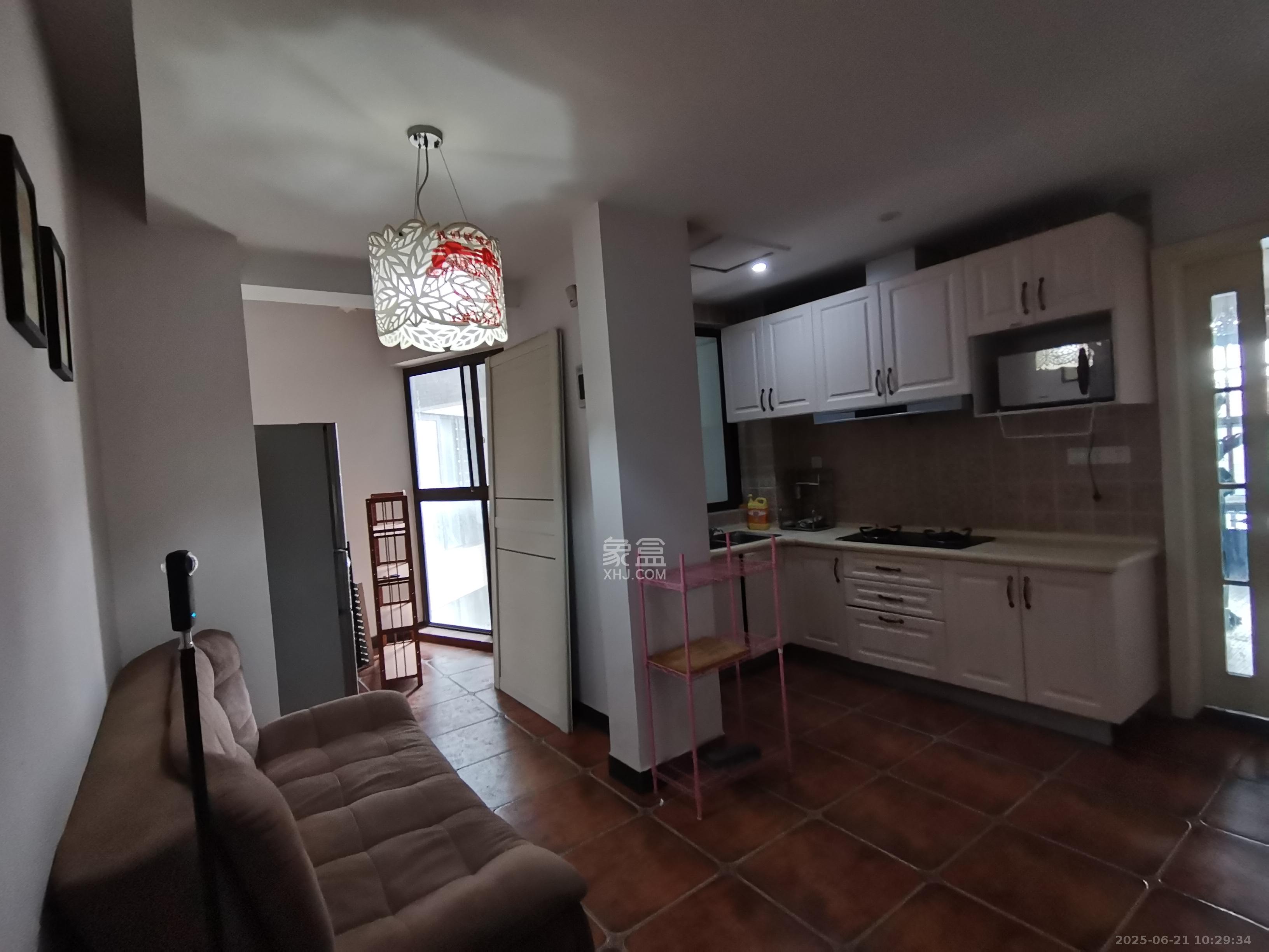 通用时代国际社区  2室2厅1卫    2400.0元/月 通用时代国际社区  2室2厅1卫    2400.0元/月室内图