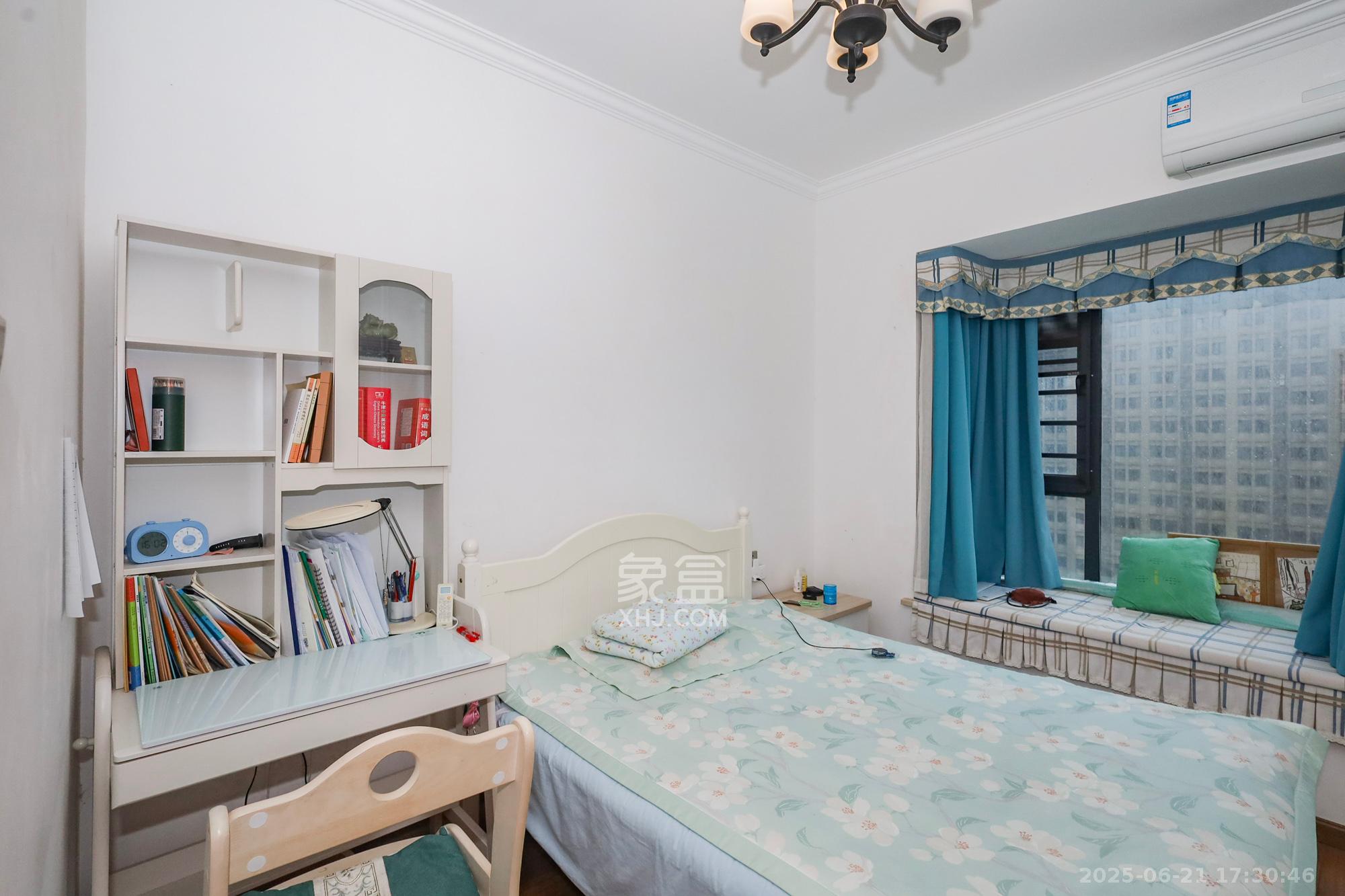 钰龙天下一期  3室1厅2卫    300.0万 钰龙天下一期  3室1厅2卫    300.0万卧室