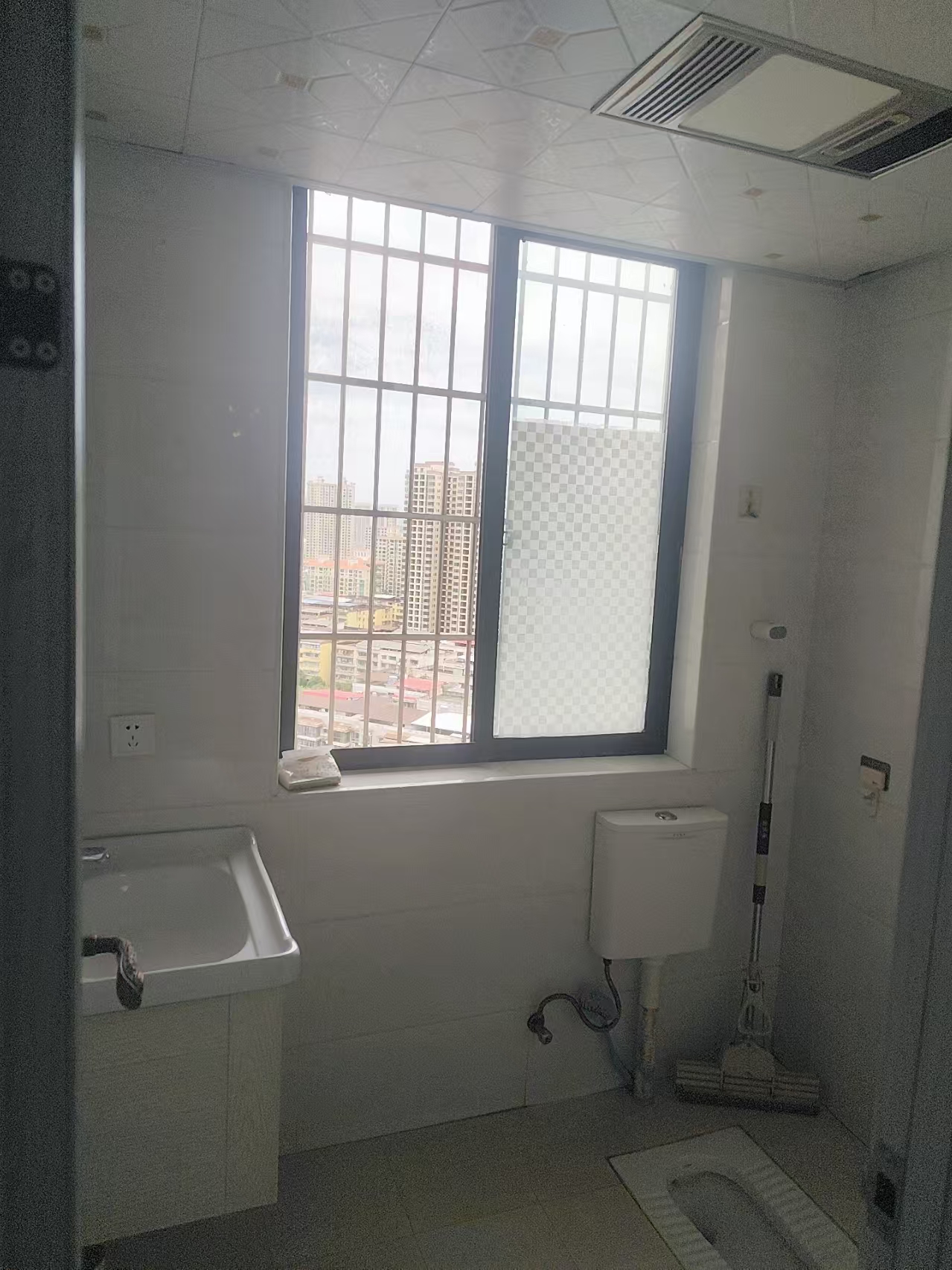 香格里拉  1室1厅1卫    1600.0元/月室内图