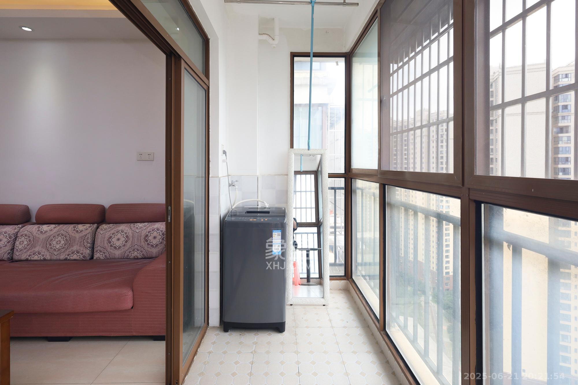 水木华麓 2室2厅1卫 58.0万 水木华麓 2室2厅1卫 58.0万阳台