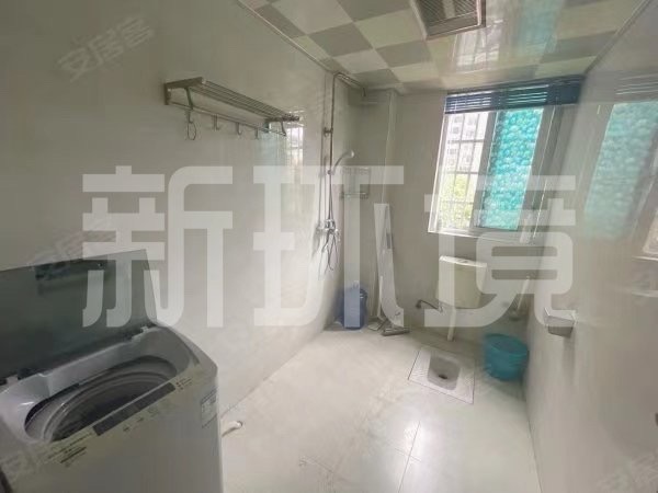 阳光水岸  3室2厅2卫   1300.00元/月室内图