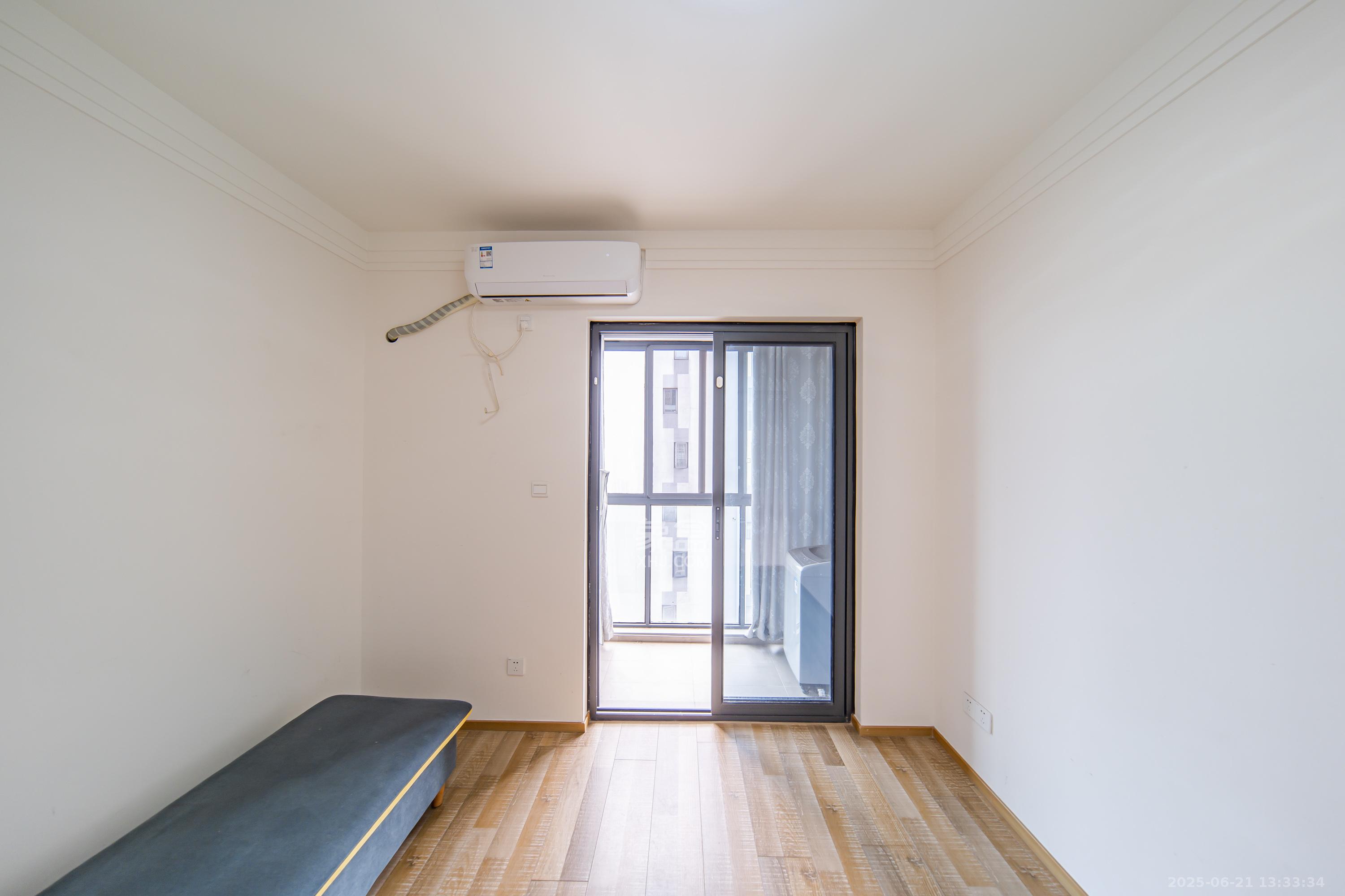 阳光100一期、四五期  3室2厅1卫    95.0万卧室