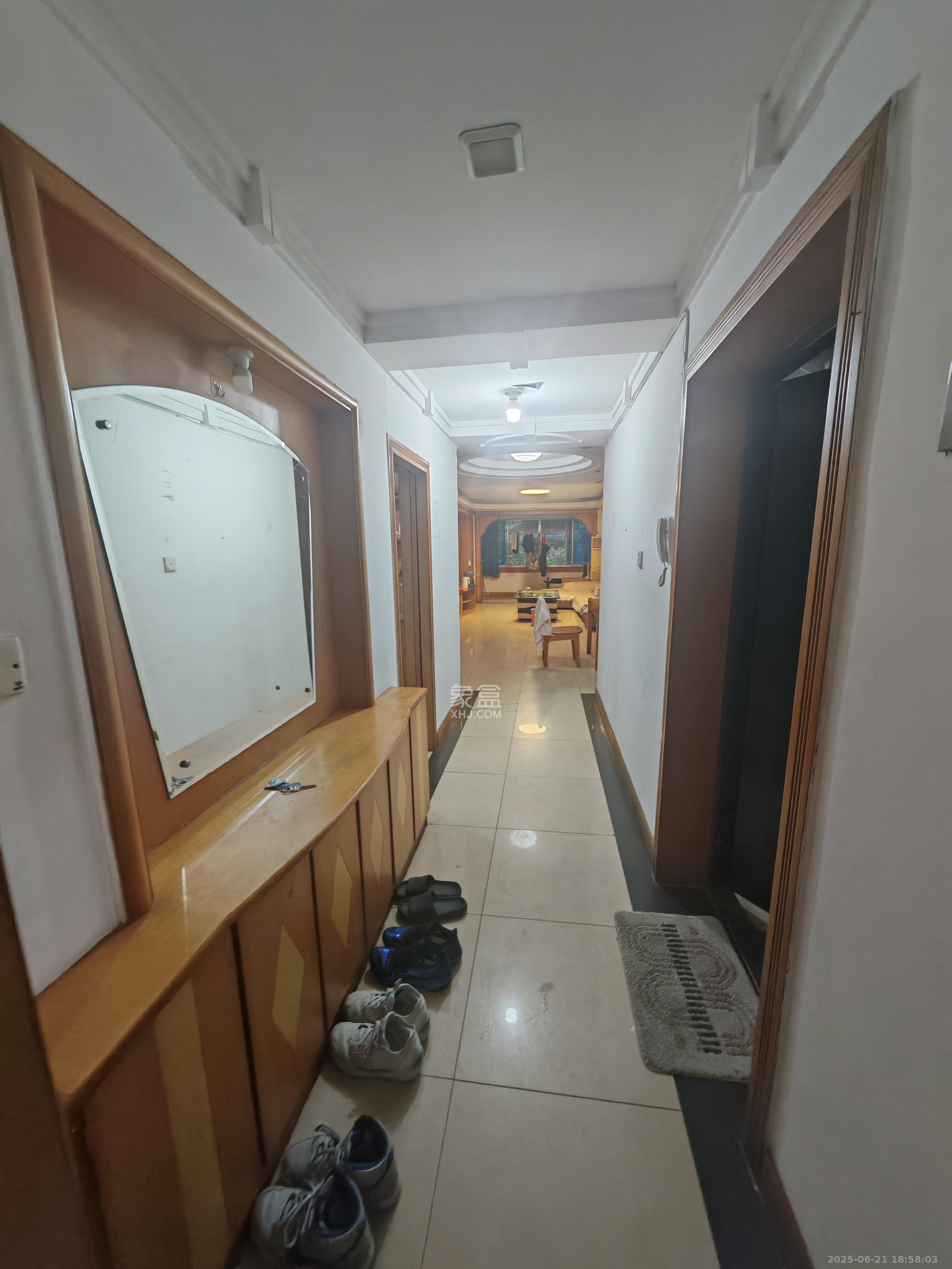 学院新村  3室2厅2卫   3700.00元/月室内图
