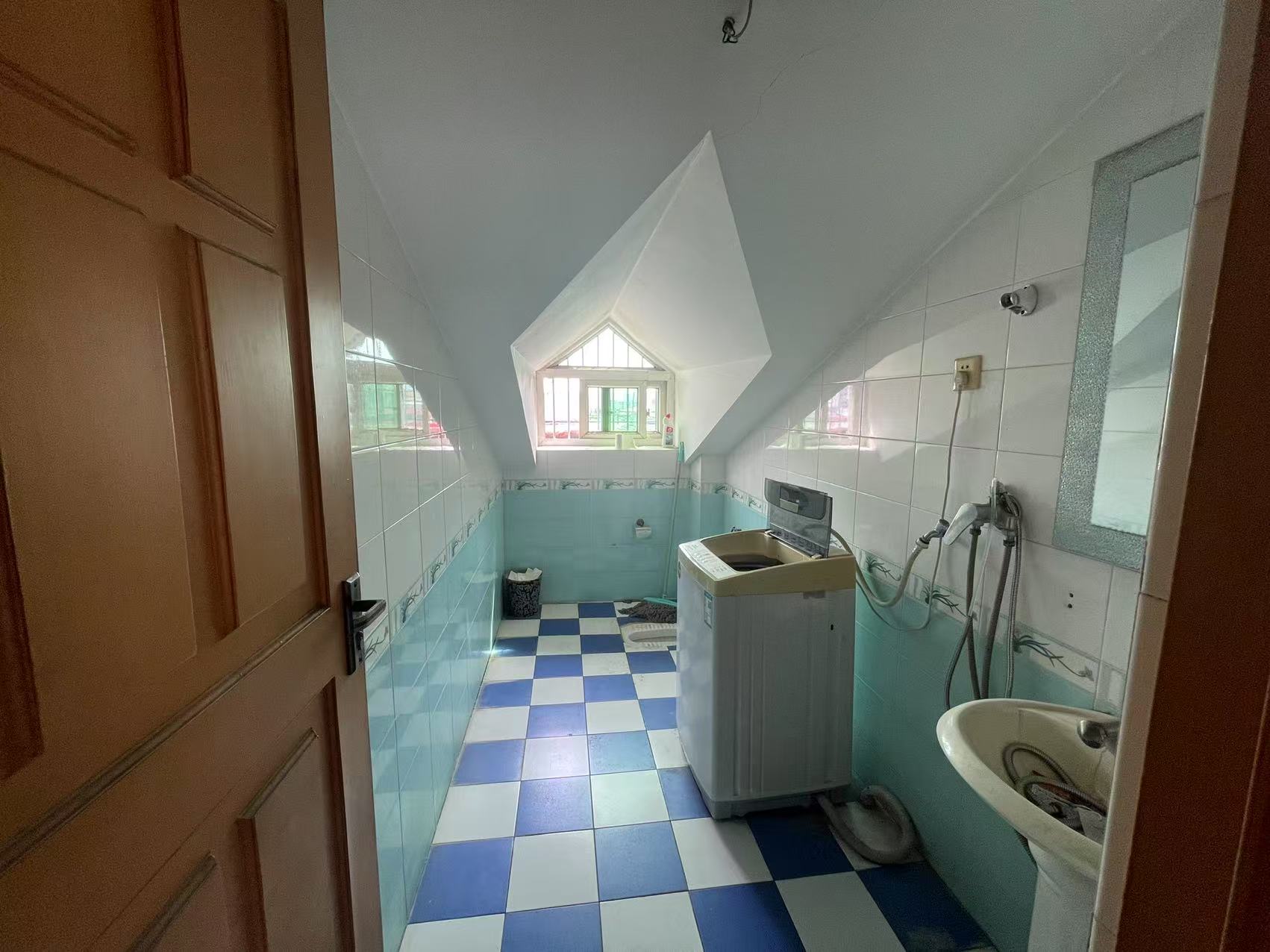 联谊新村 6室2厅3卫 48.8万 联谊新村 6室2厅3卫 48.8万室内图